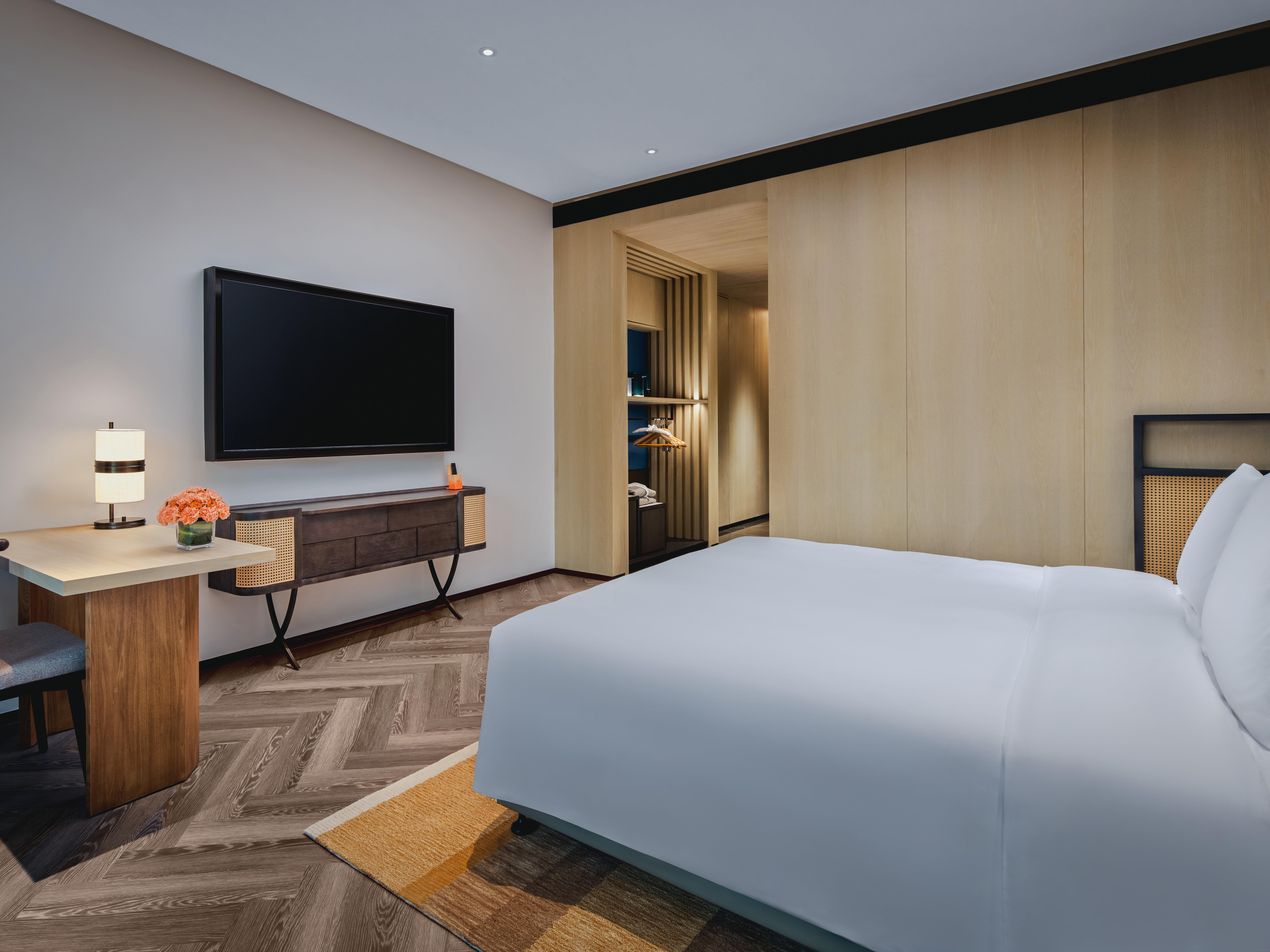 Double Accessible King Size Bed