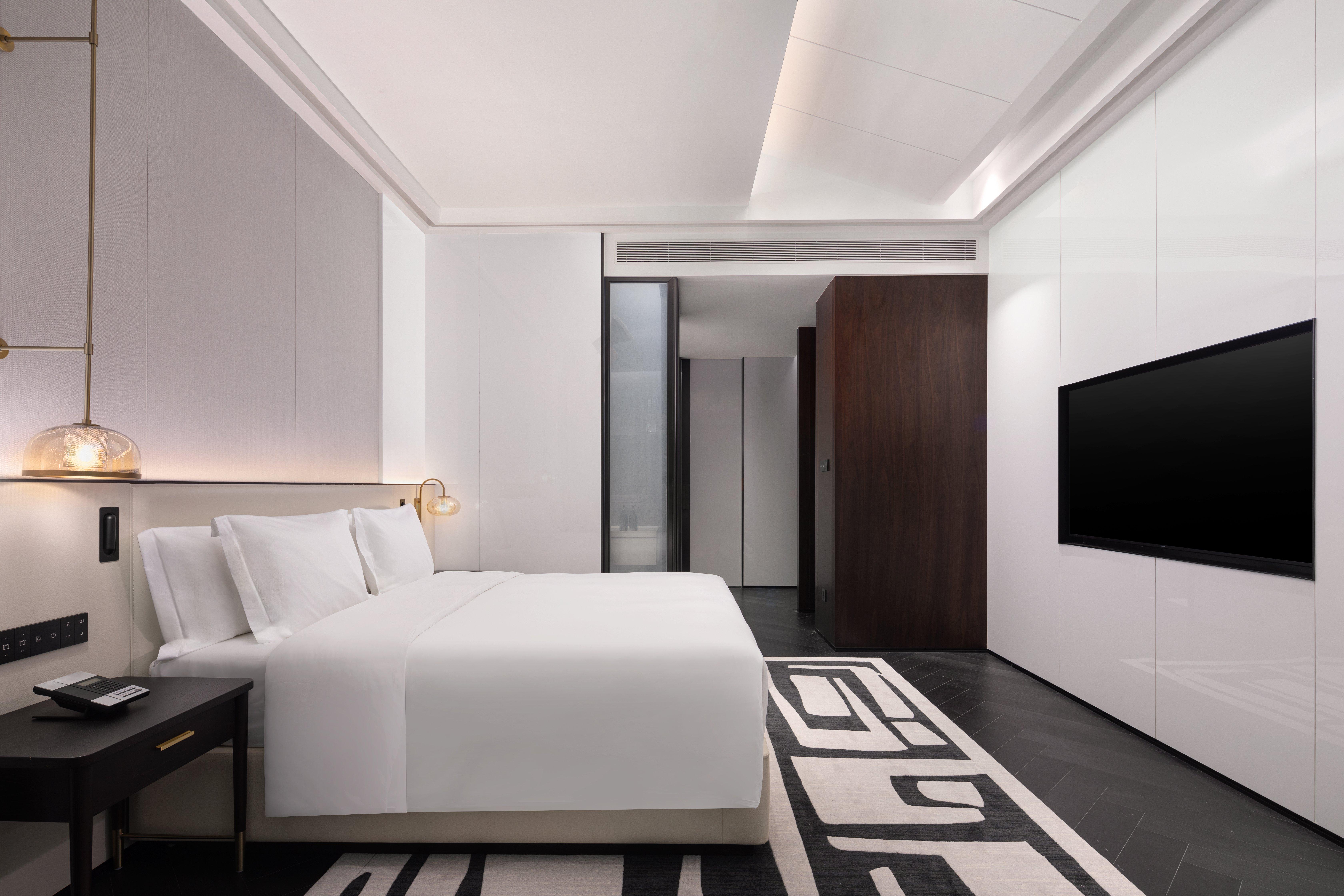 Double City View King Bed