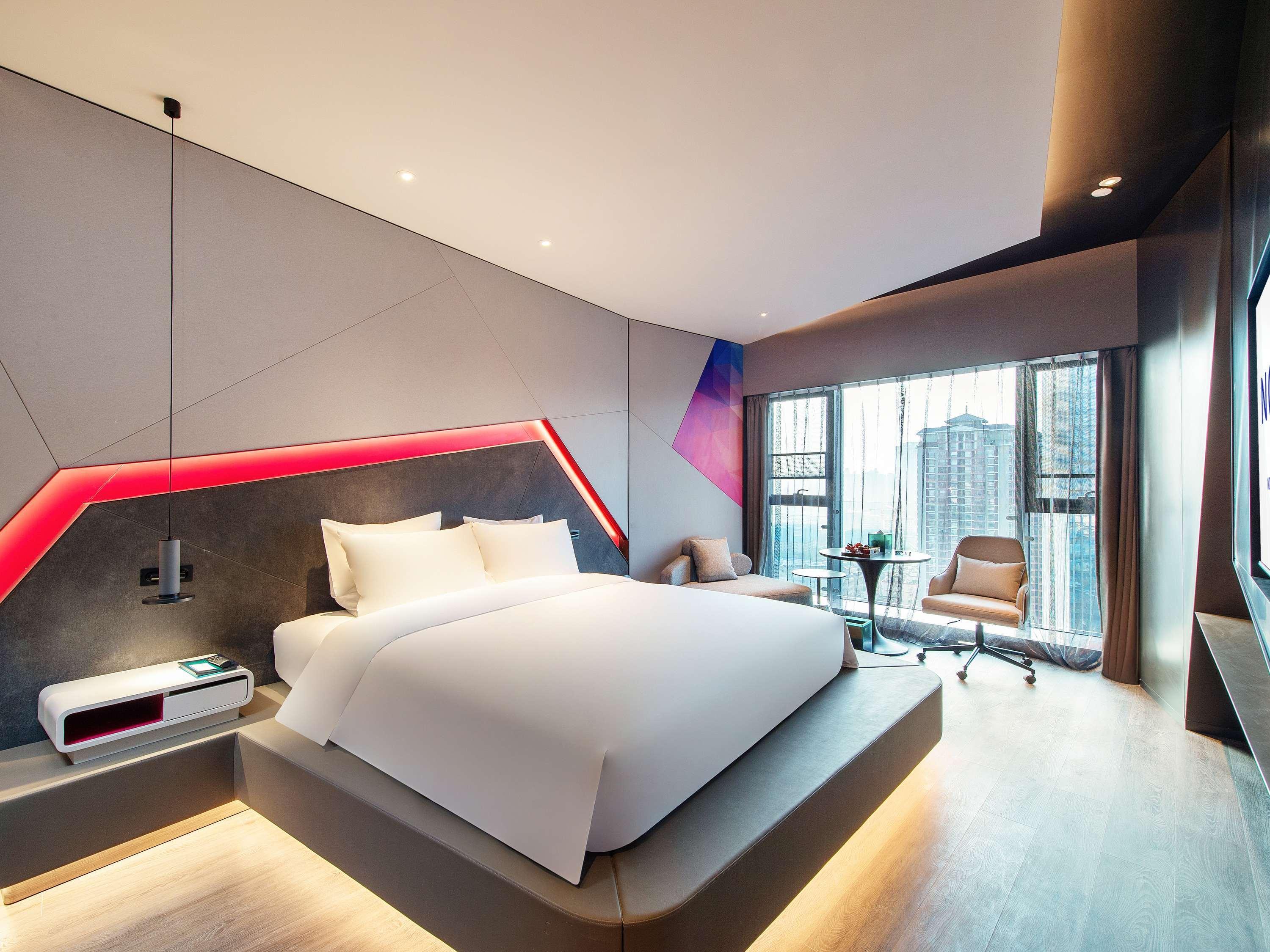 Double Deluxe King Bed