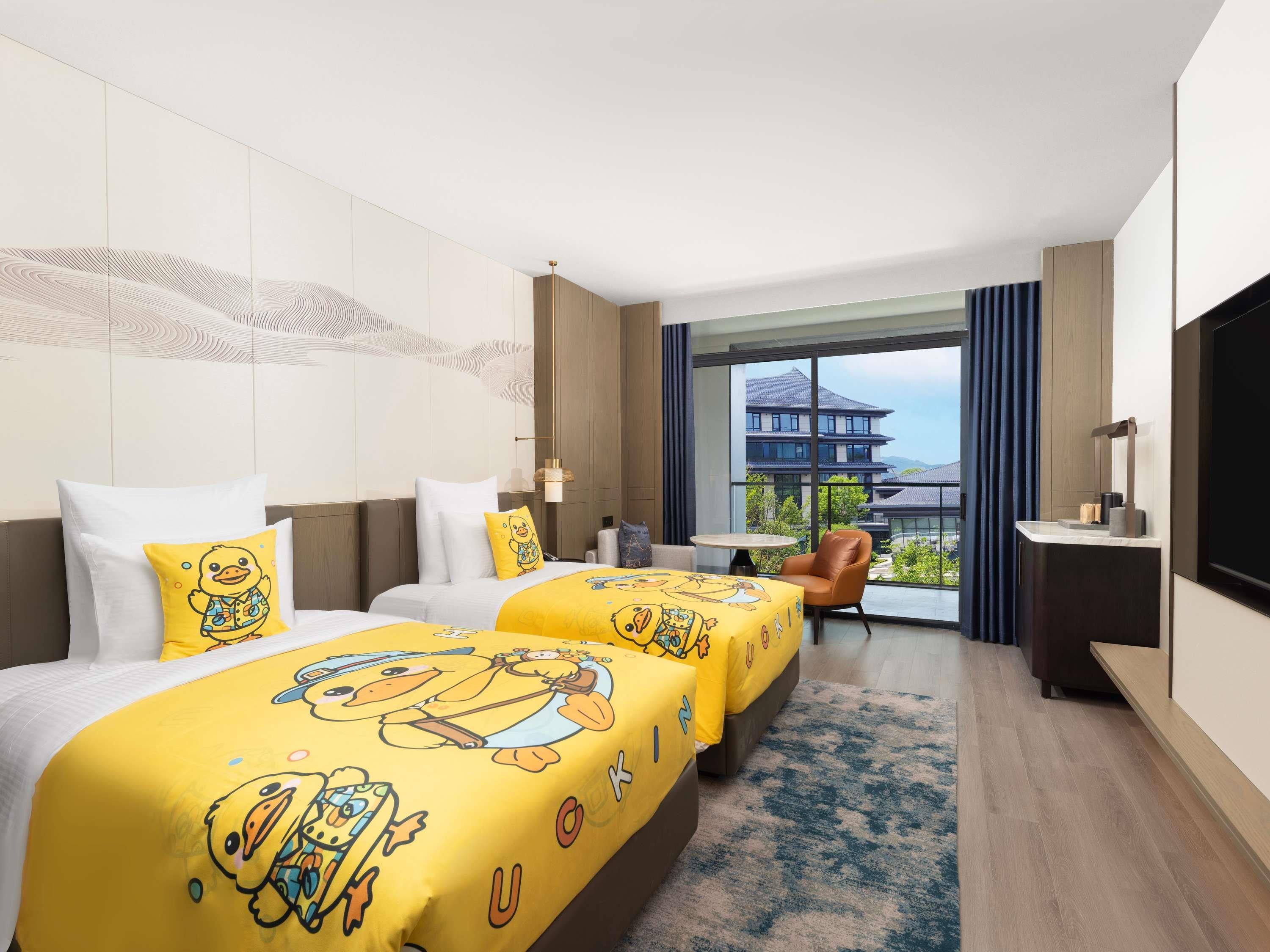 Twin Deluxe with Balcony