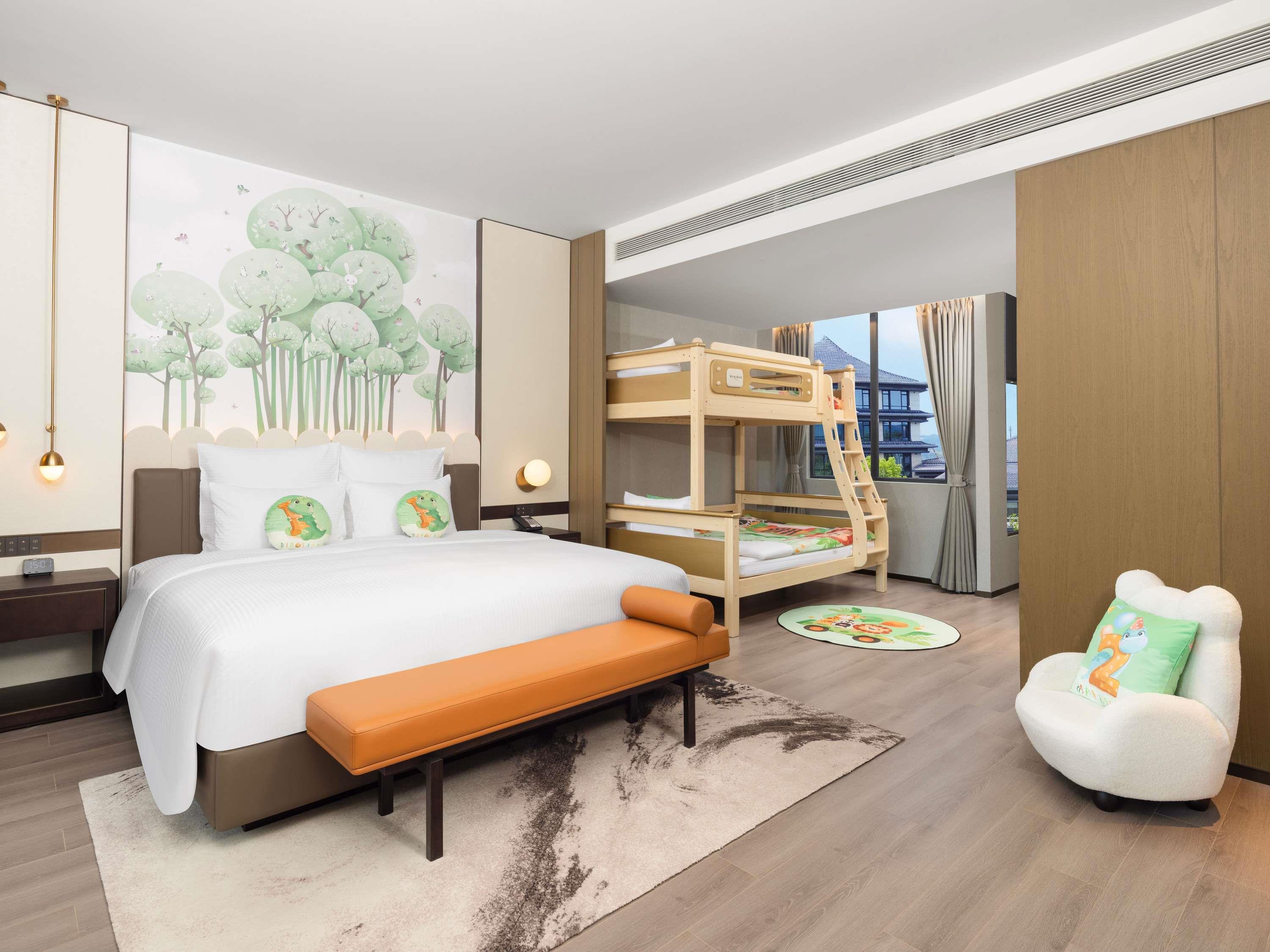 Suite Deluxe King Bed