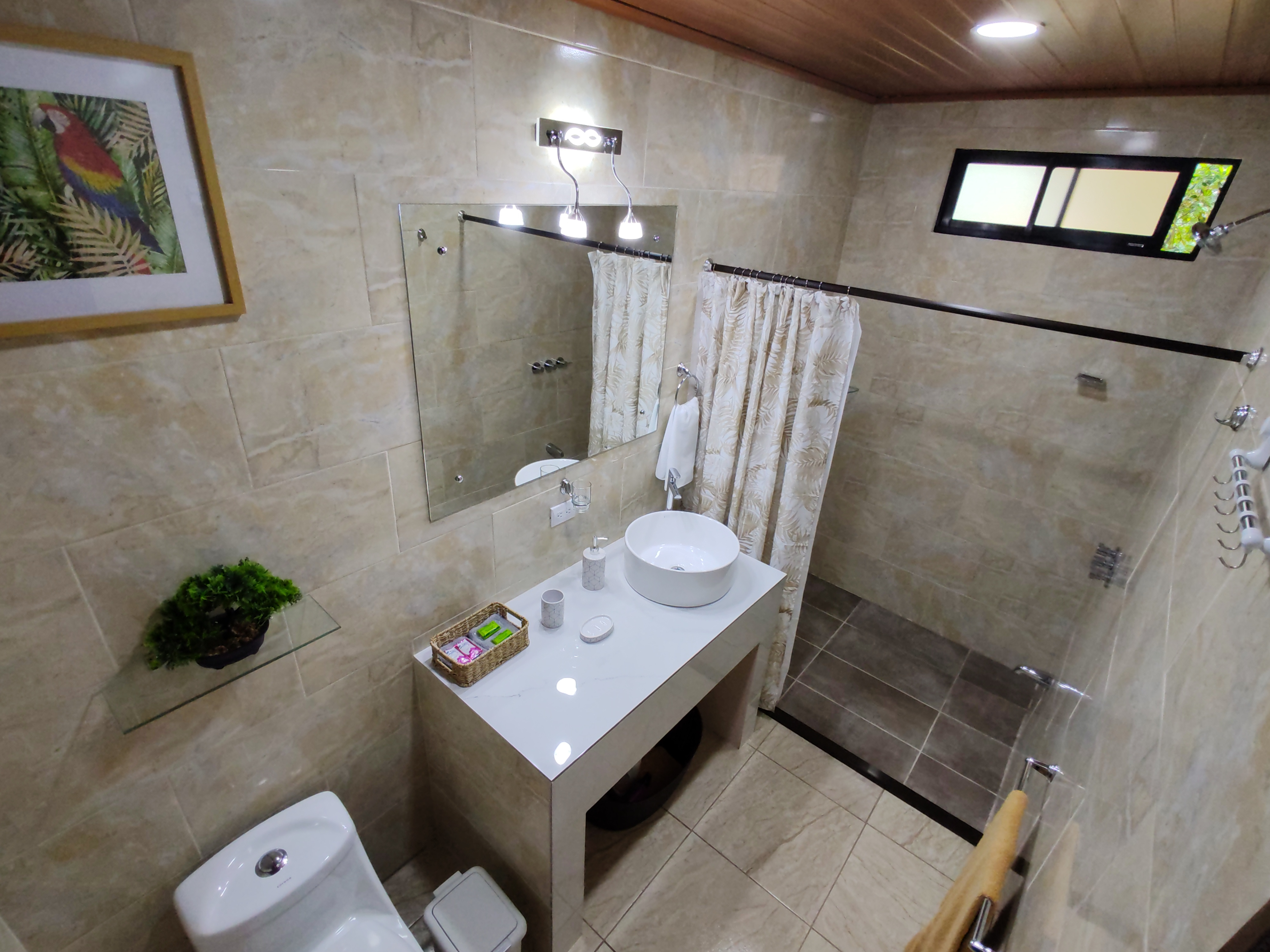 Double Deluxe One Bed