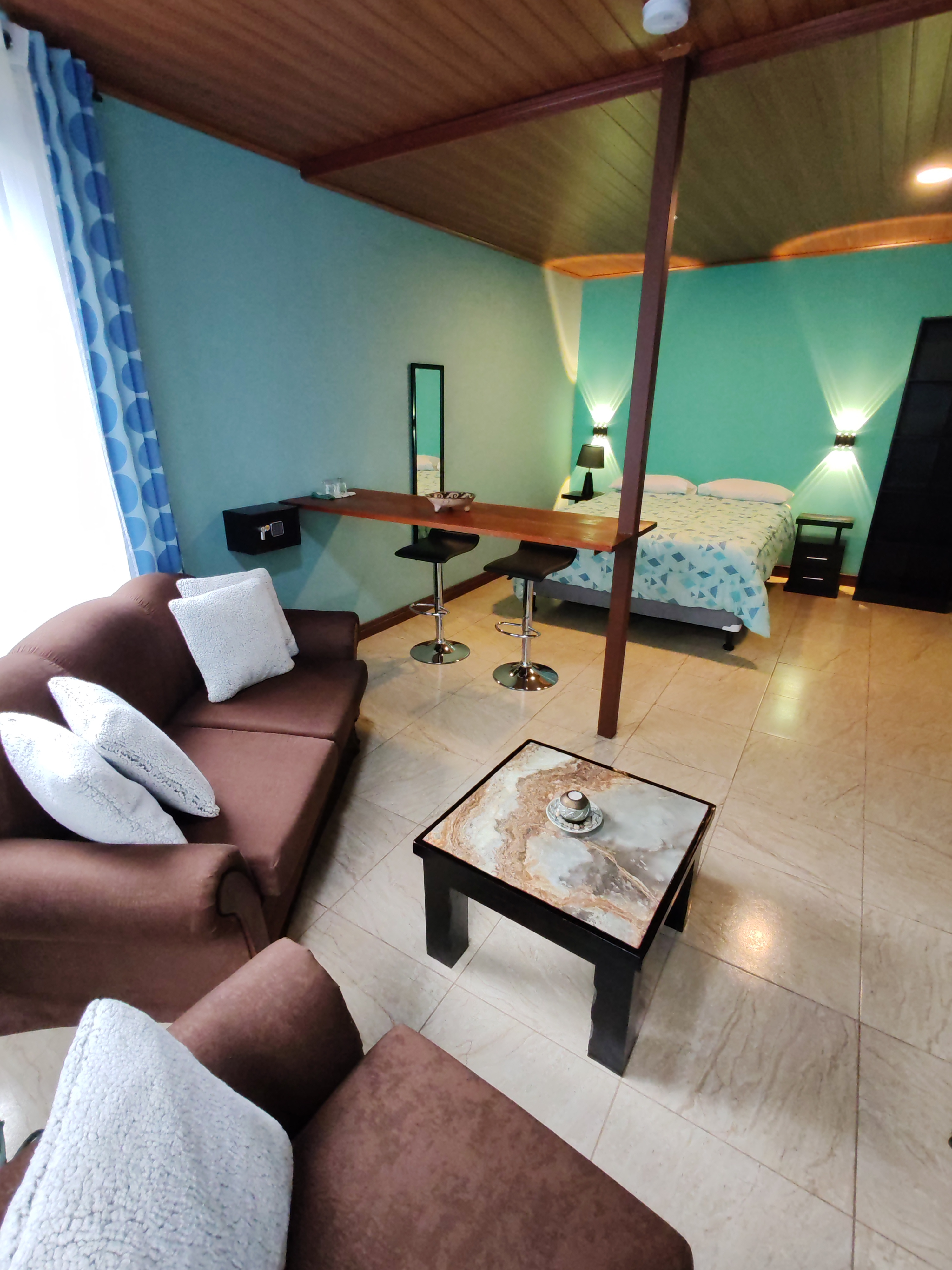 Double Deluxe One Bed