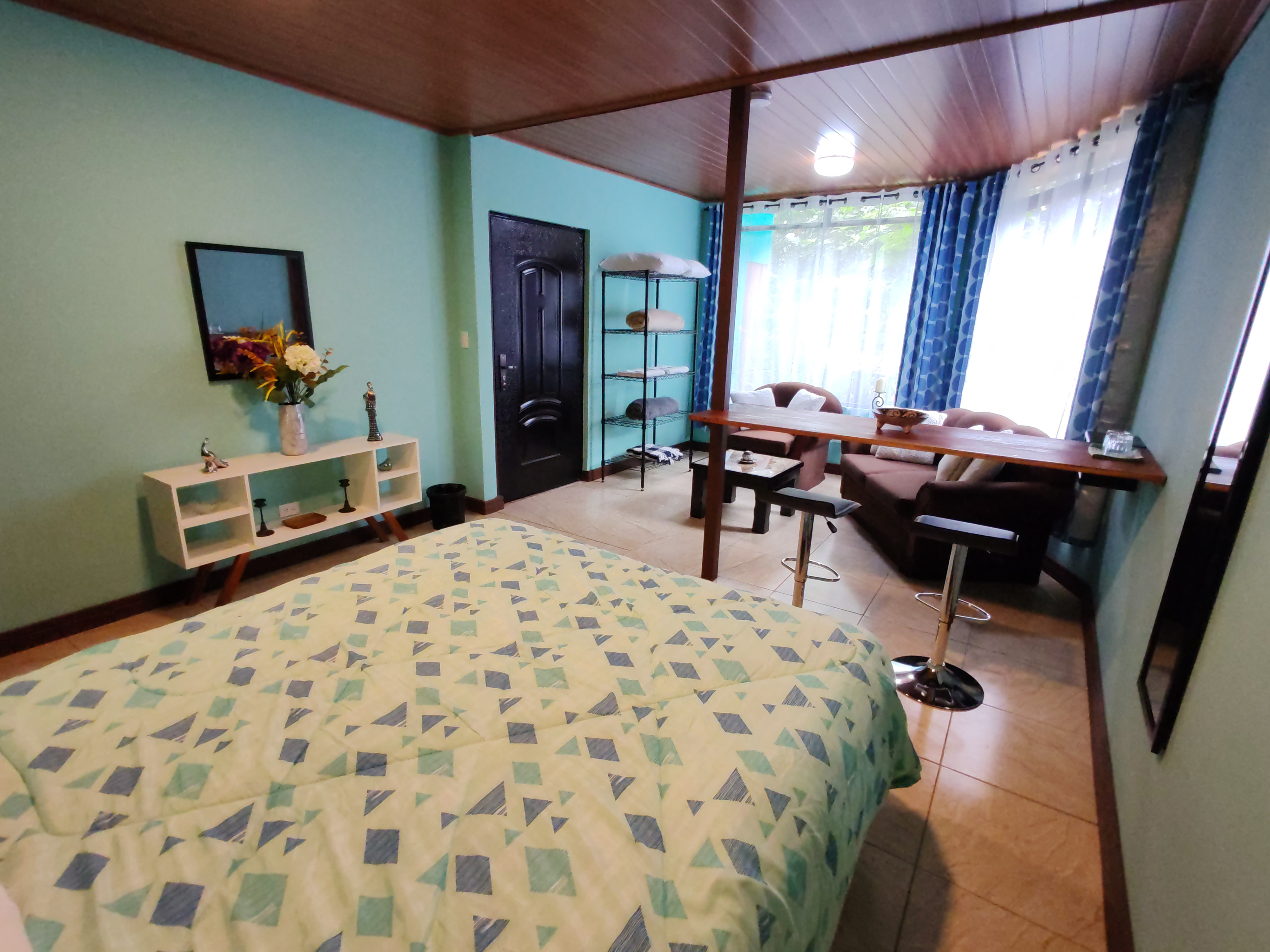 Double Deluxe One Bed