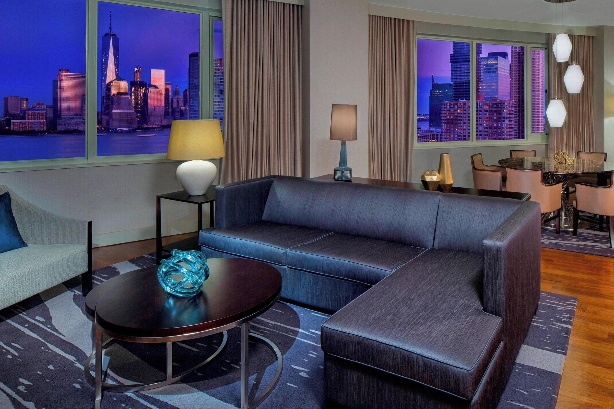 Double Deluxe King Bed