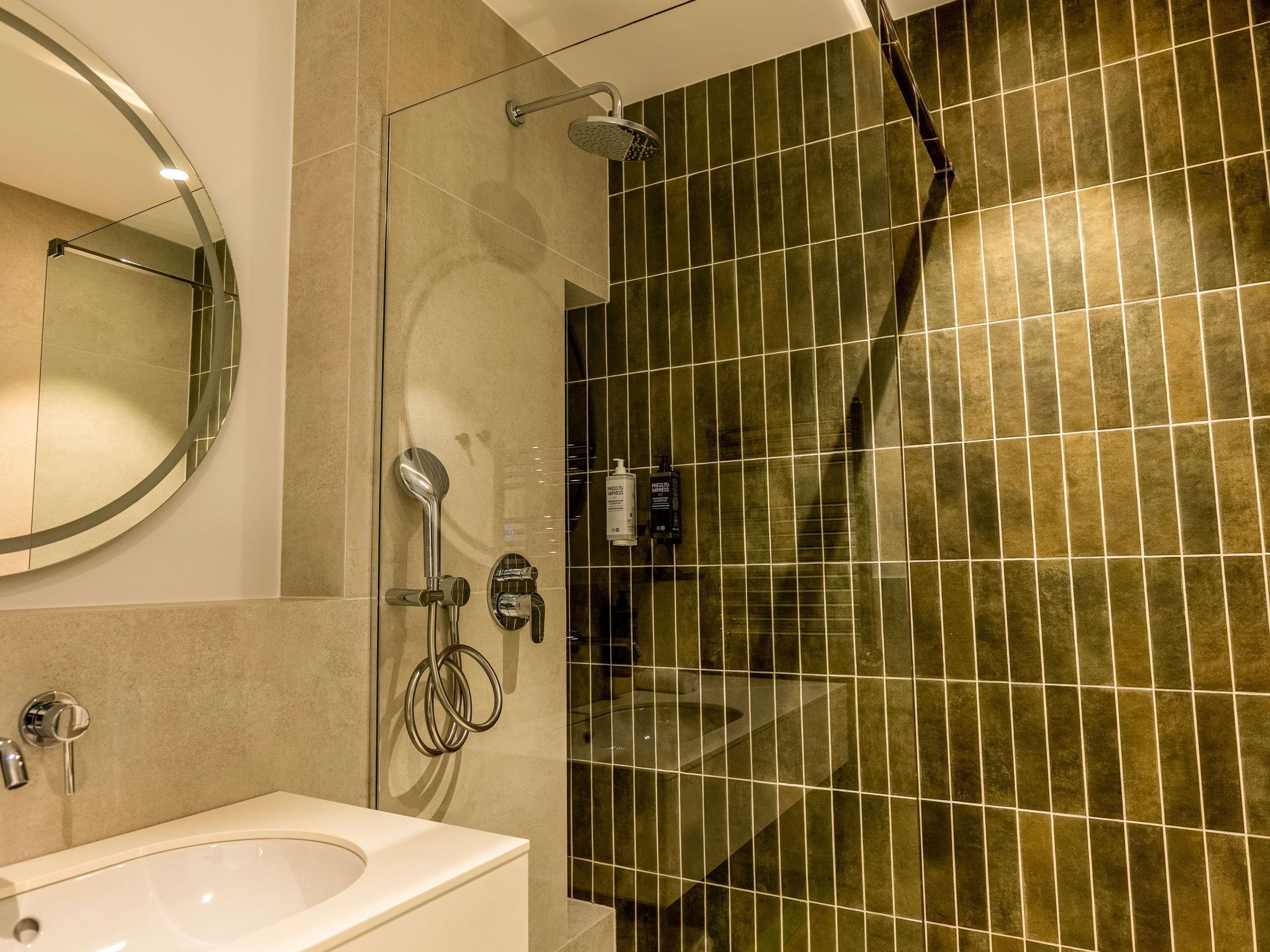 Double Queen Size Bed