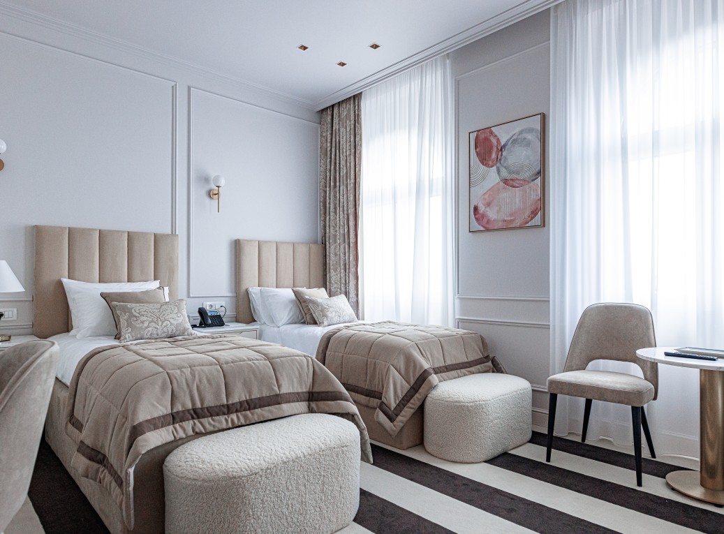 Twin Deluxe with Views