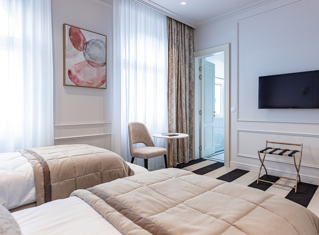 Twin Deluxe with Views