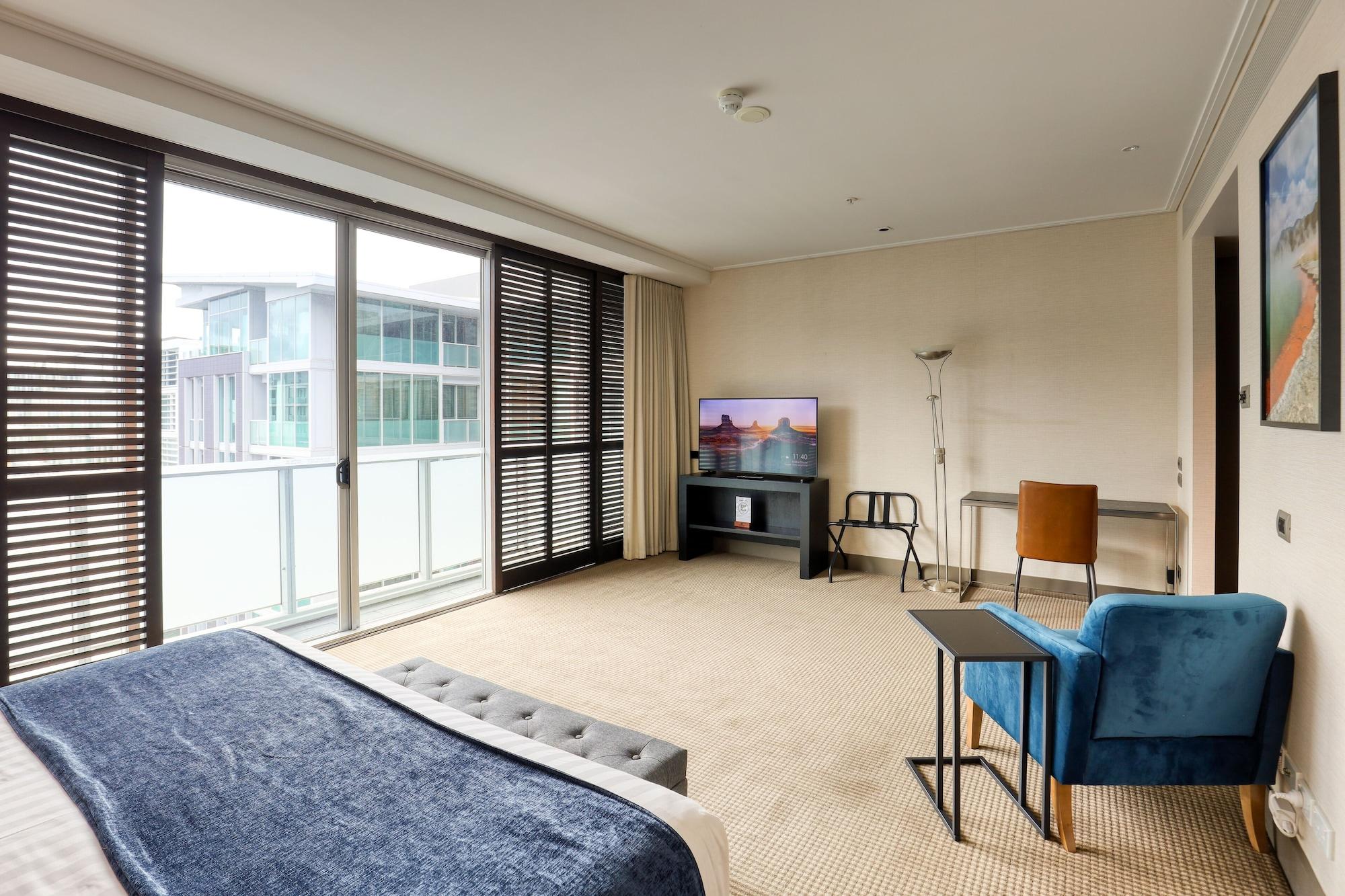 Double Deluxe King Bed