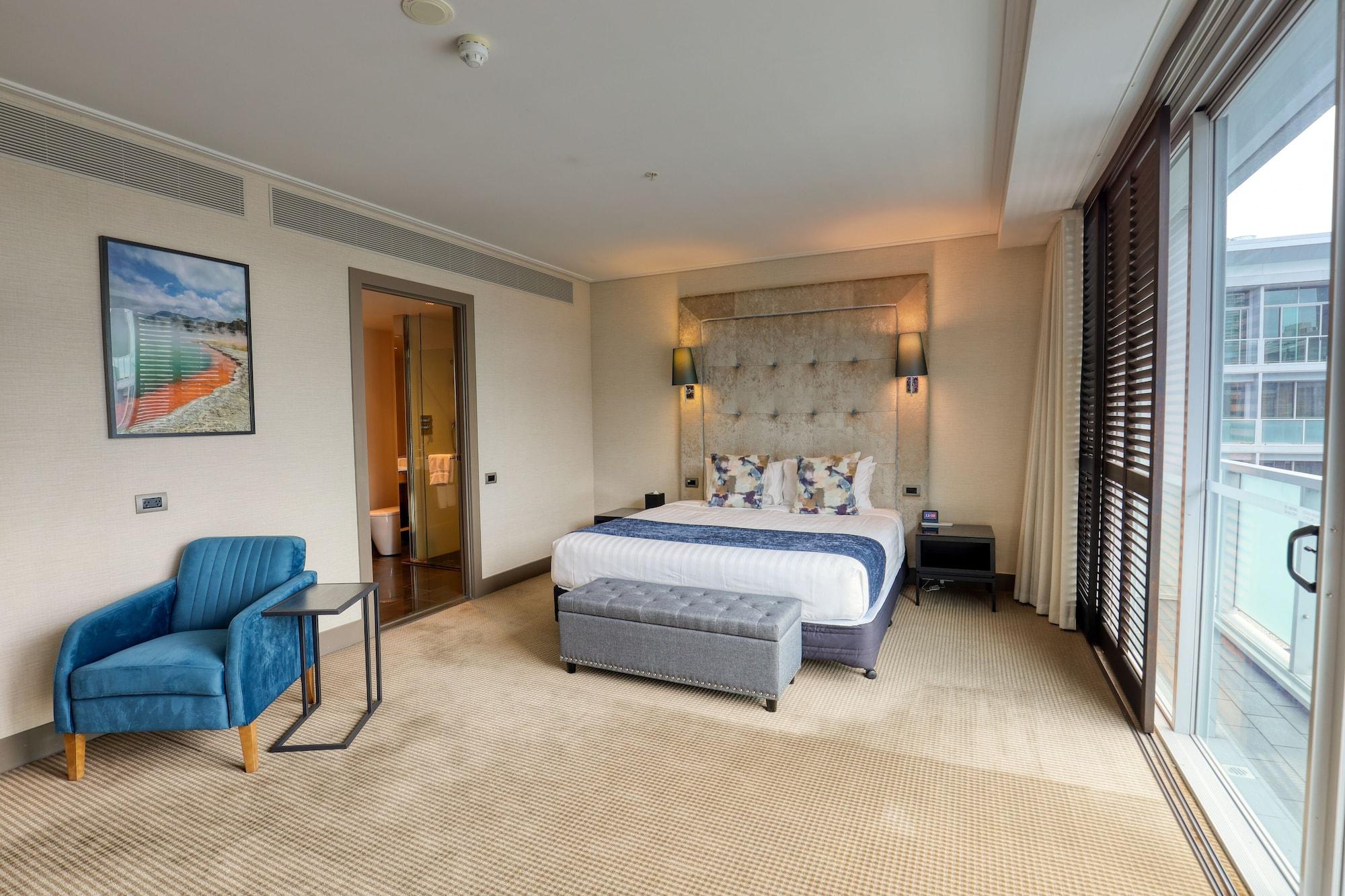 Double Deluxe King Bed