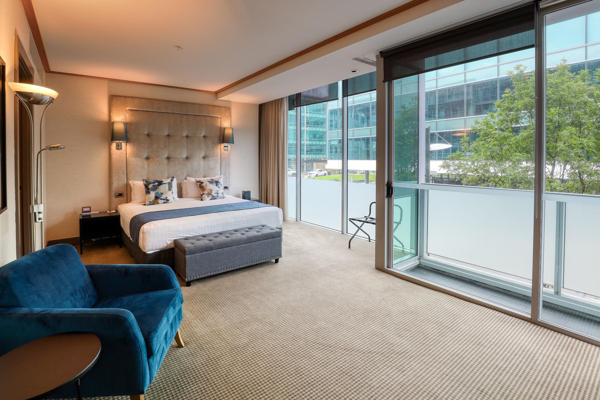 Double Deluxe King Bed