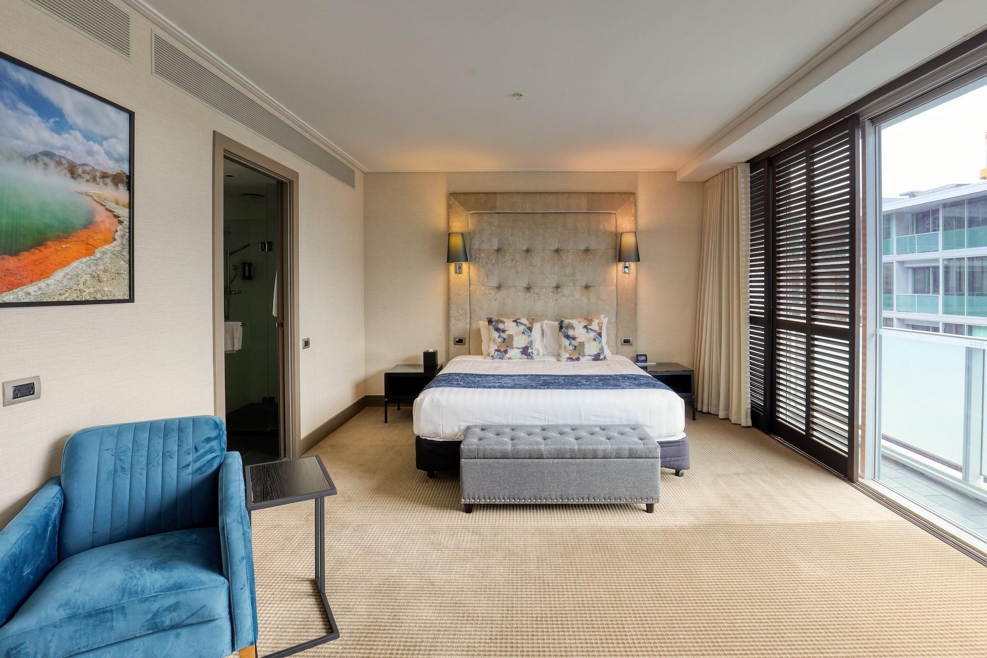 Double Deluxe King Bed