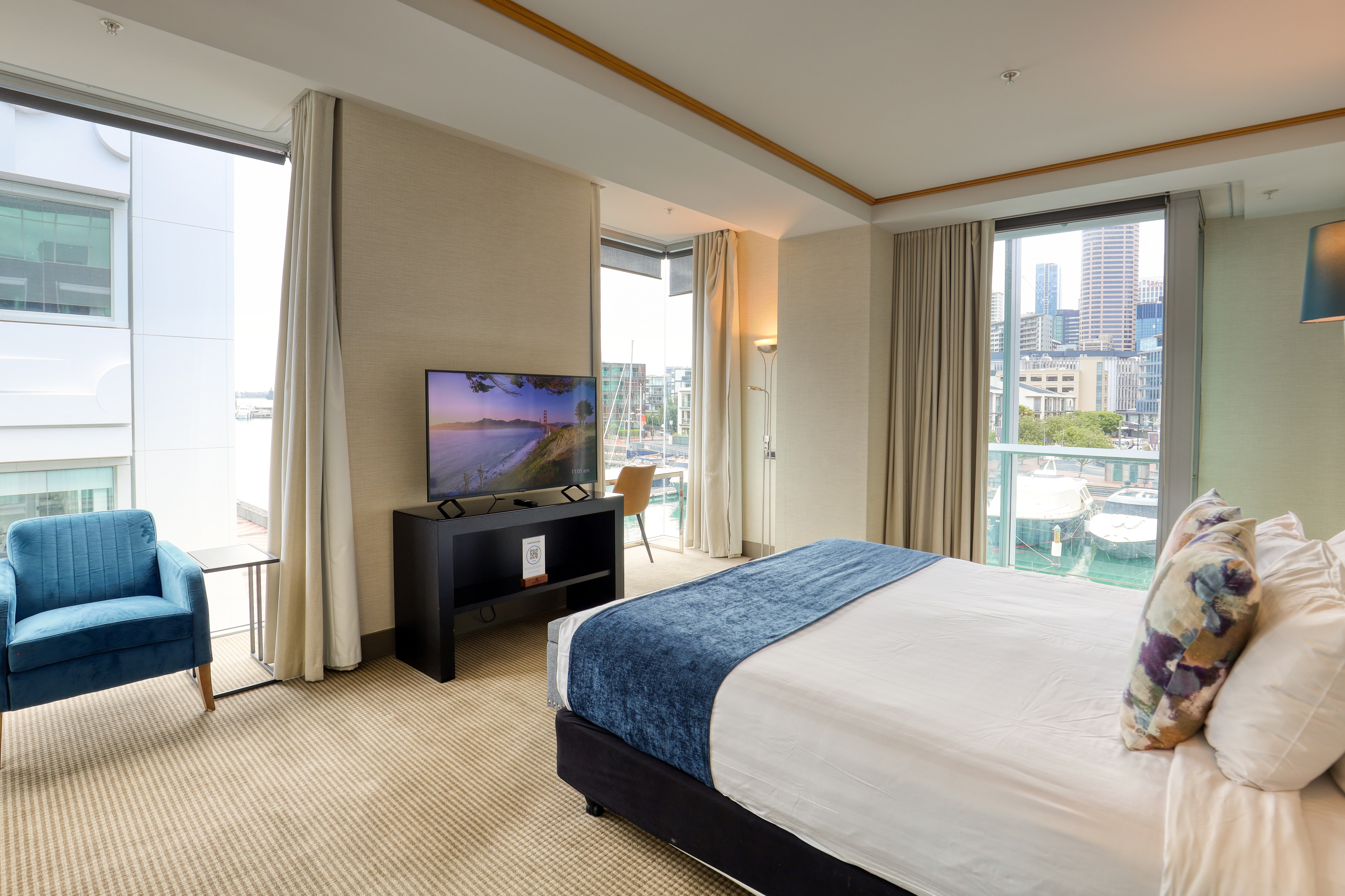 Double Deluxe King Bed