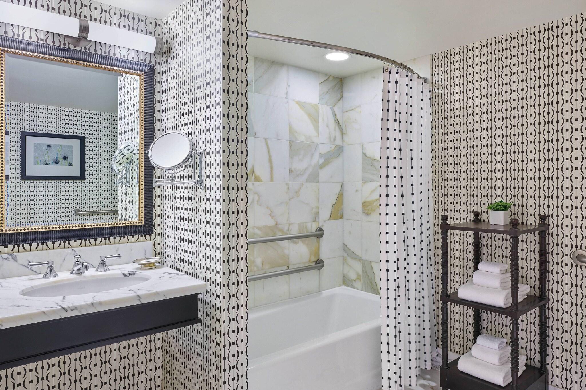 Double Deluxe King Bed