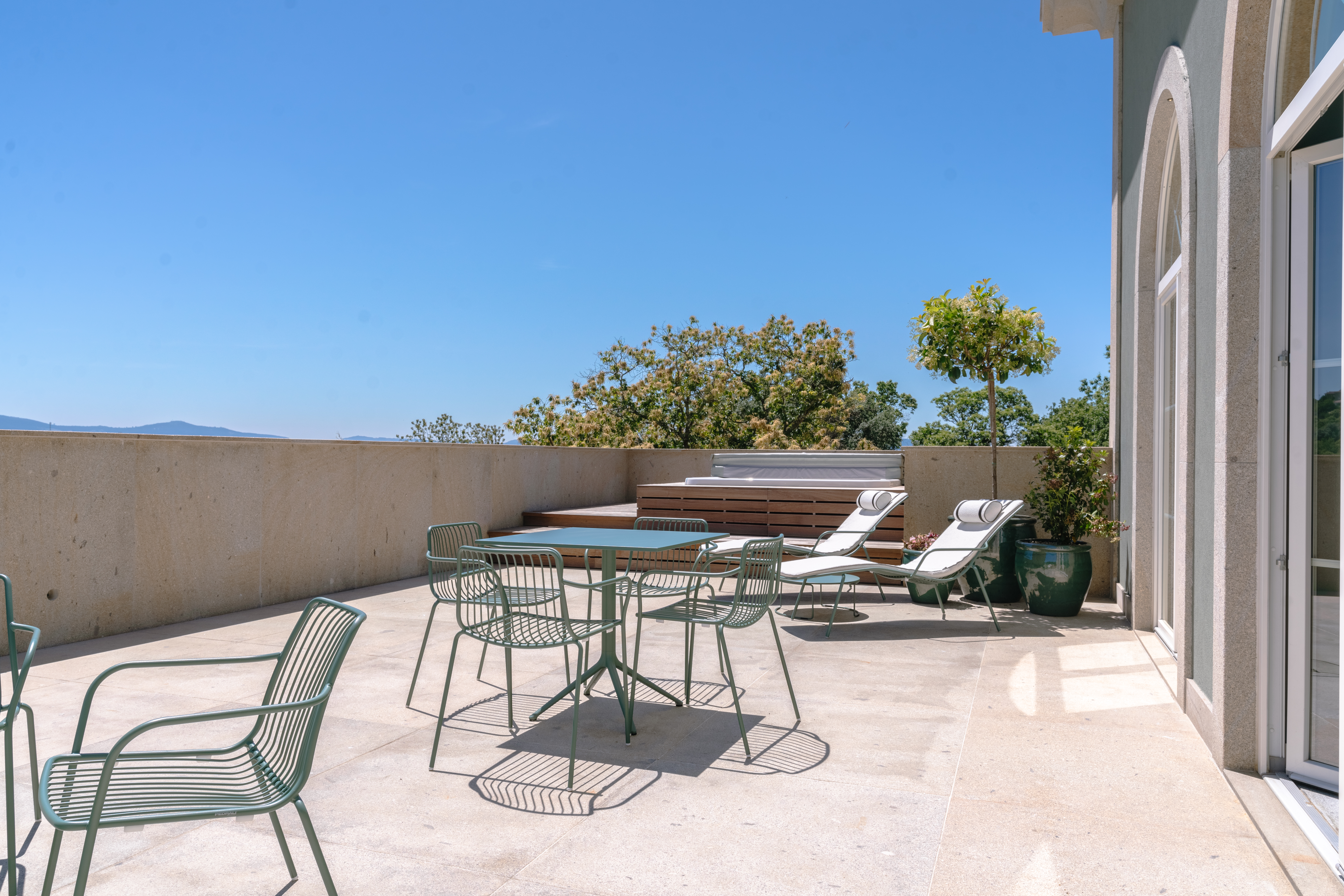 Suite King Bed with Jacuzzi