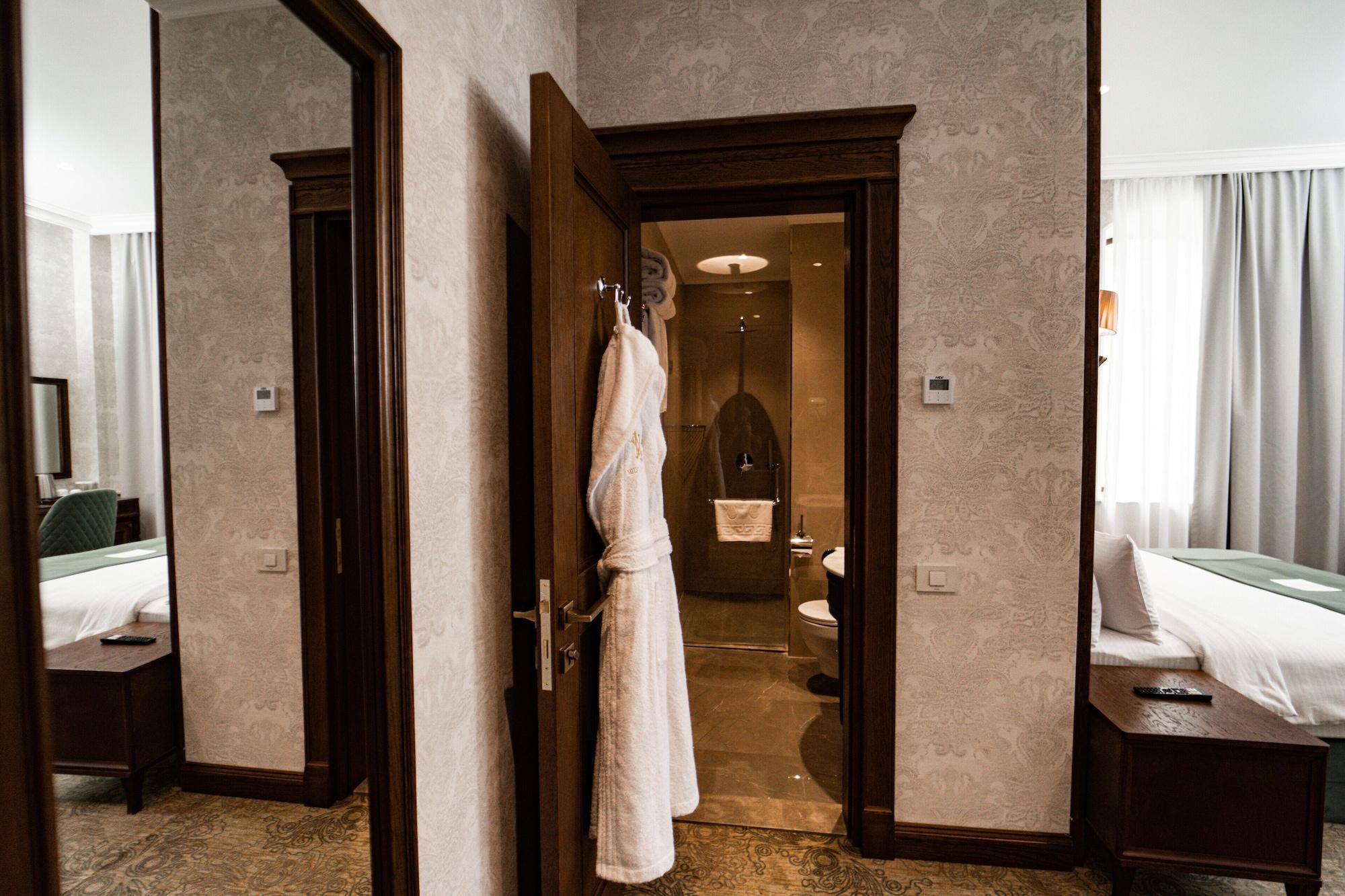 Double Superior King Bed