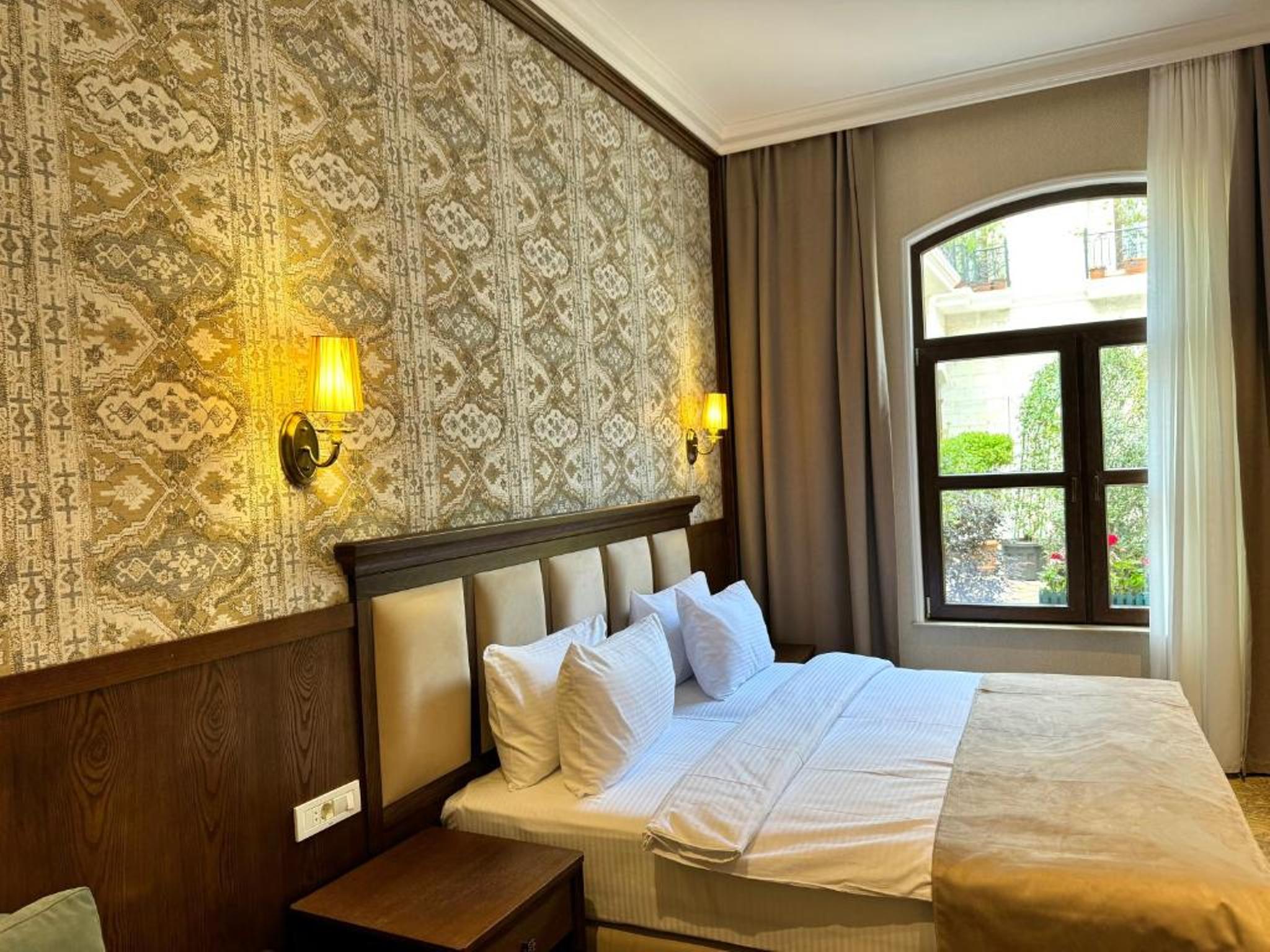 Double Superior King Bed