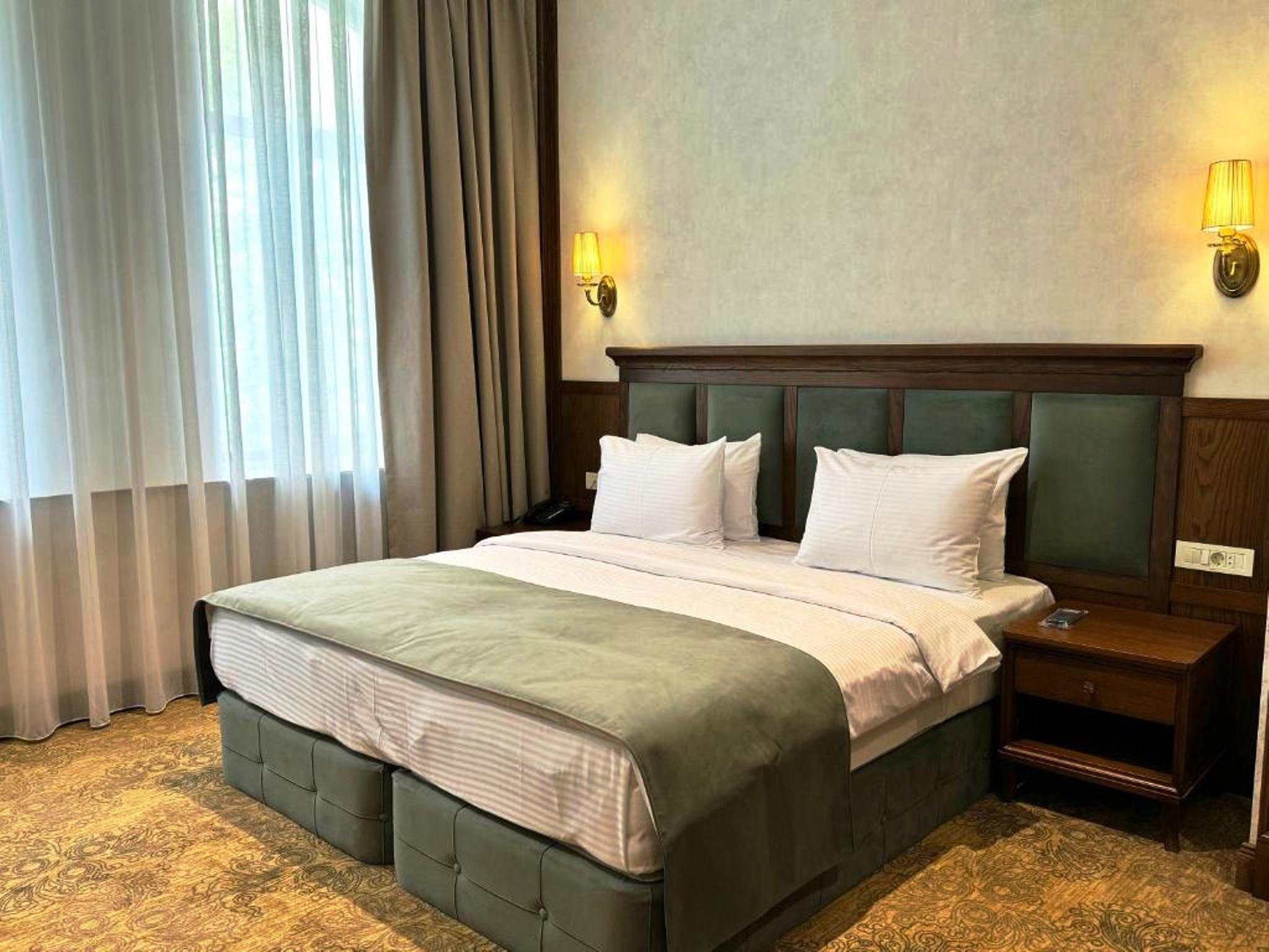 Double or Twin Standard