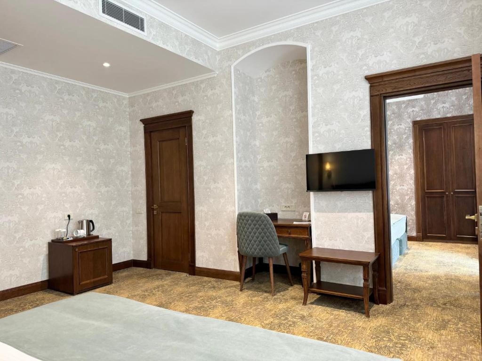 Double Superior King Bed