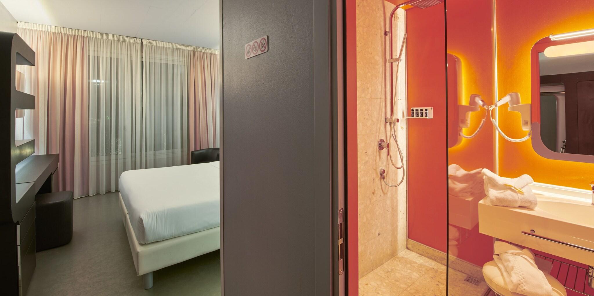 Double Superior Queen Bed