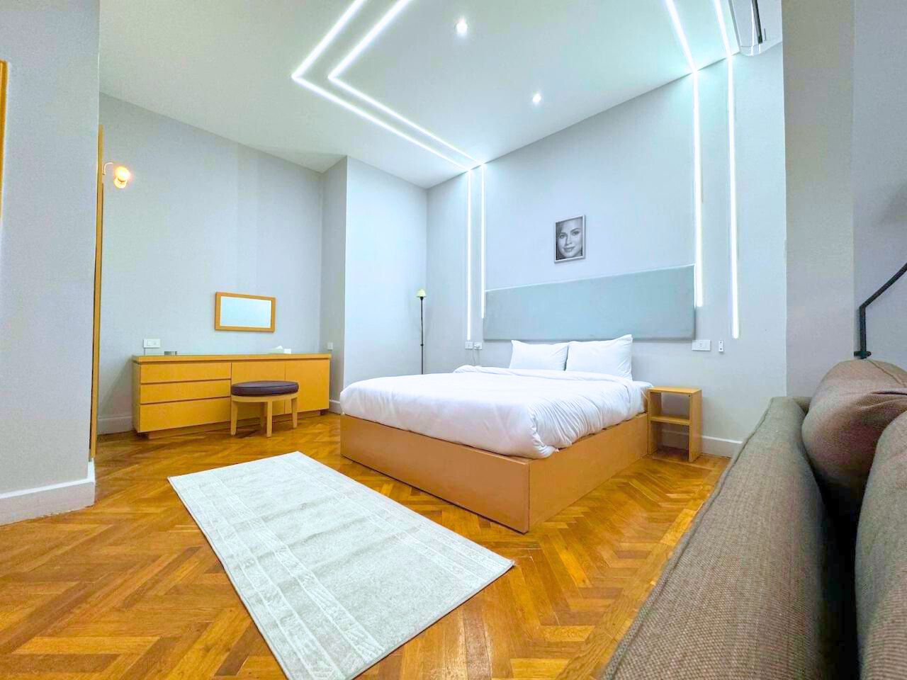 Suite King Bed One Bedroom 