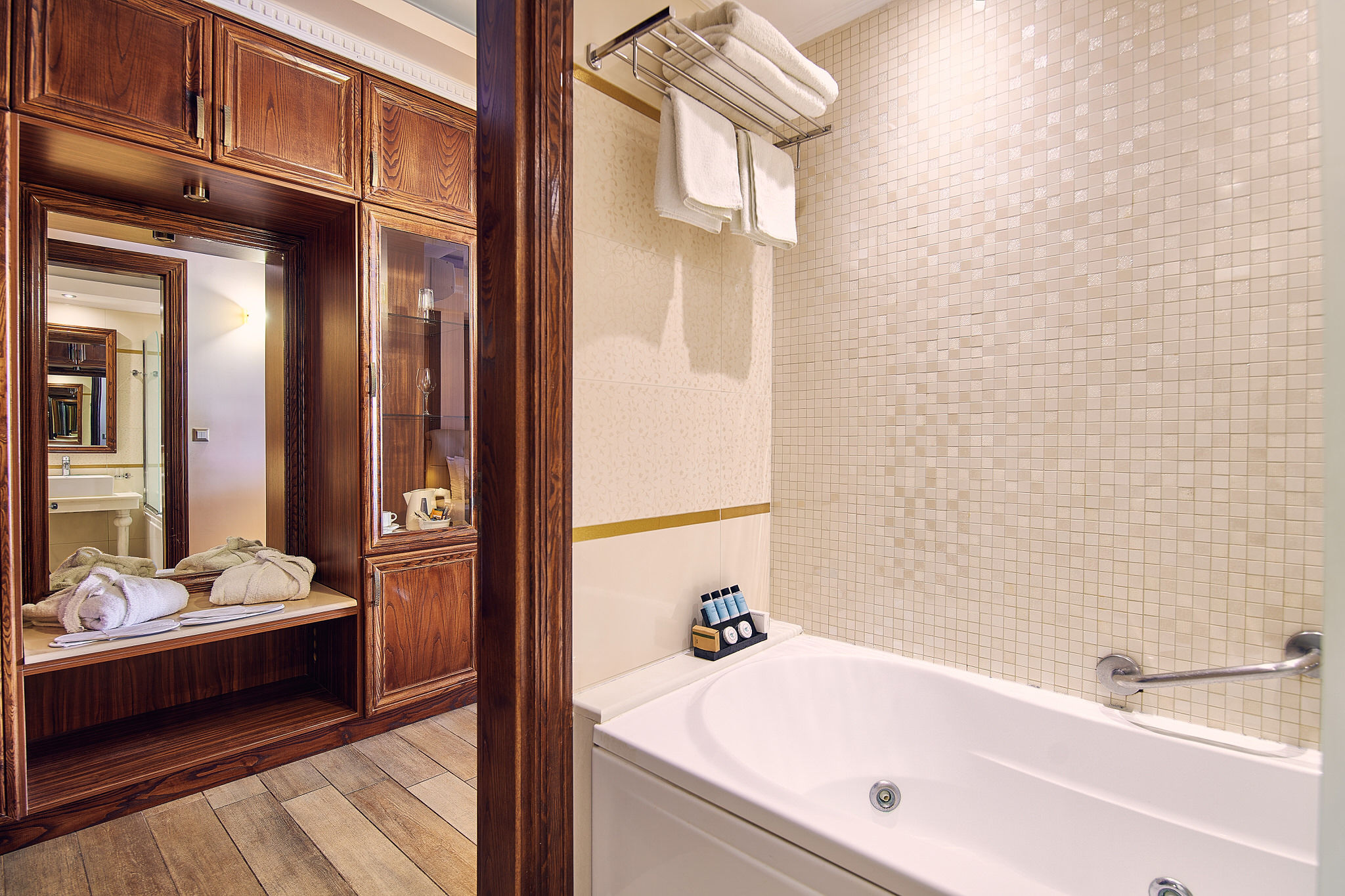 Junior Suite Pool View