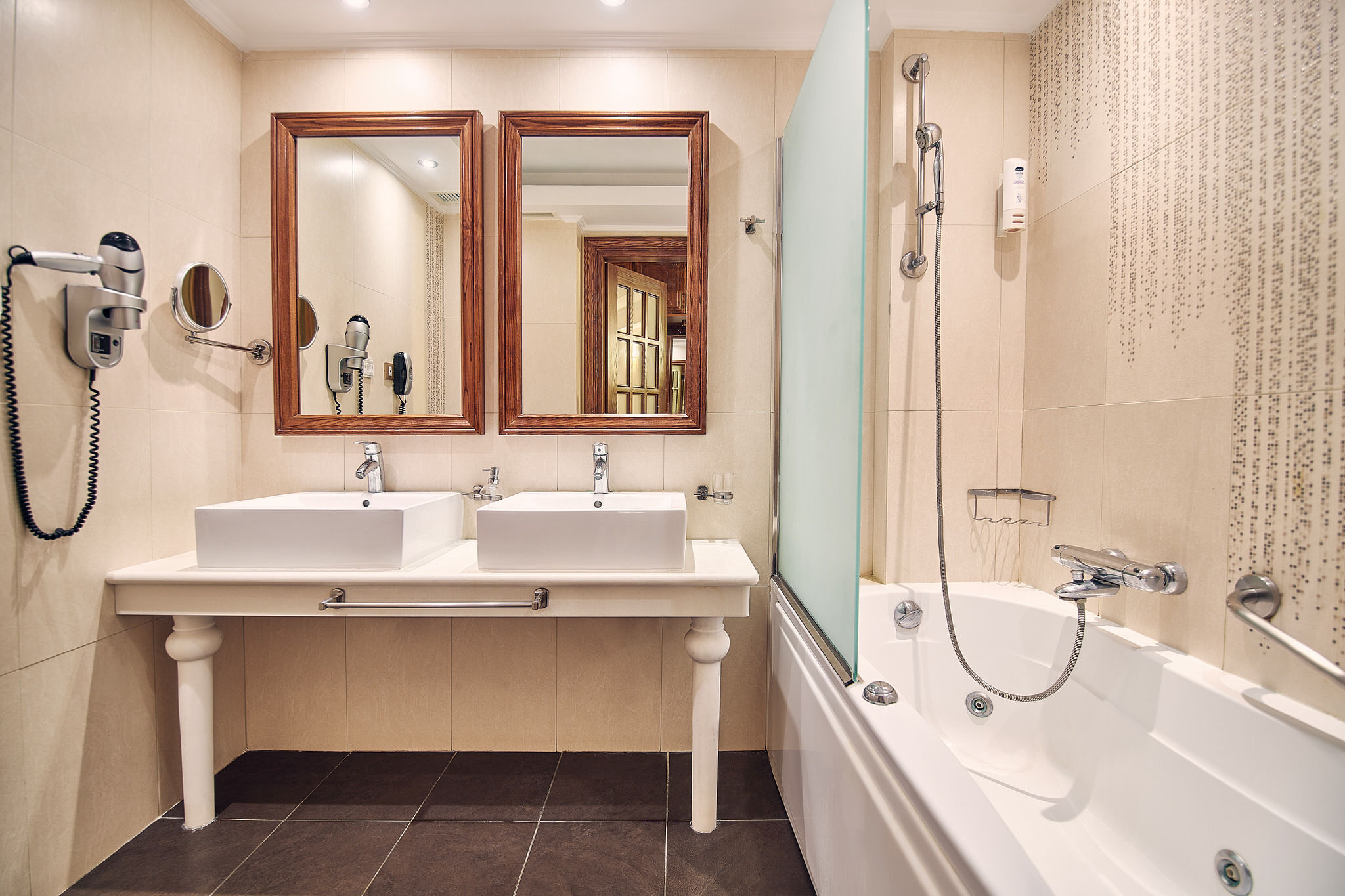 Junior Suite Pool View