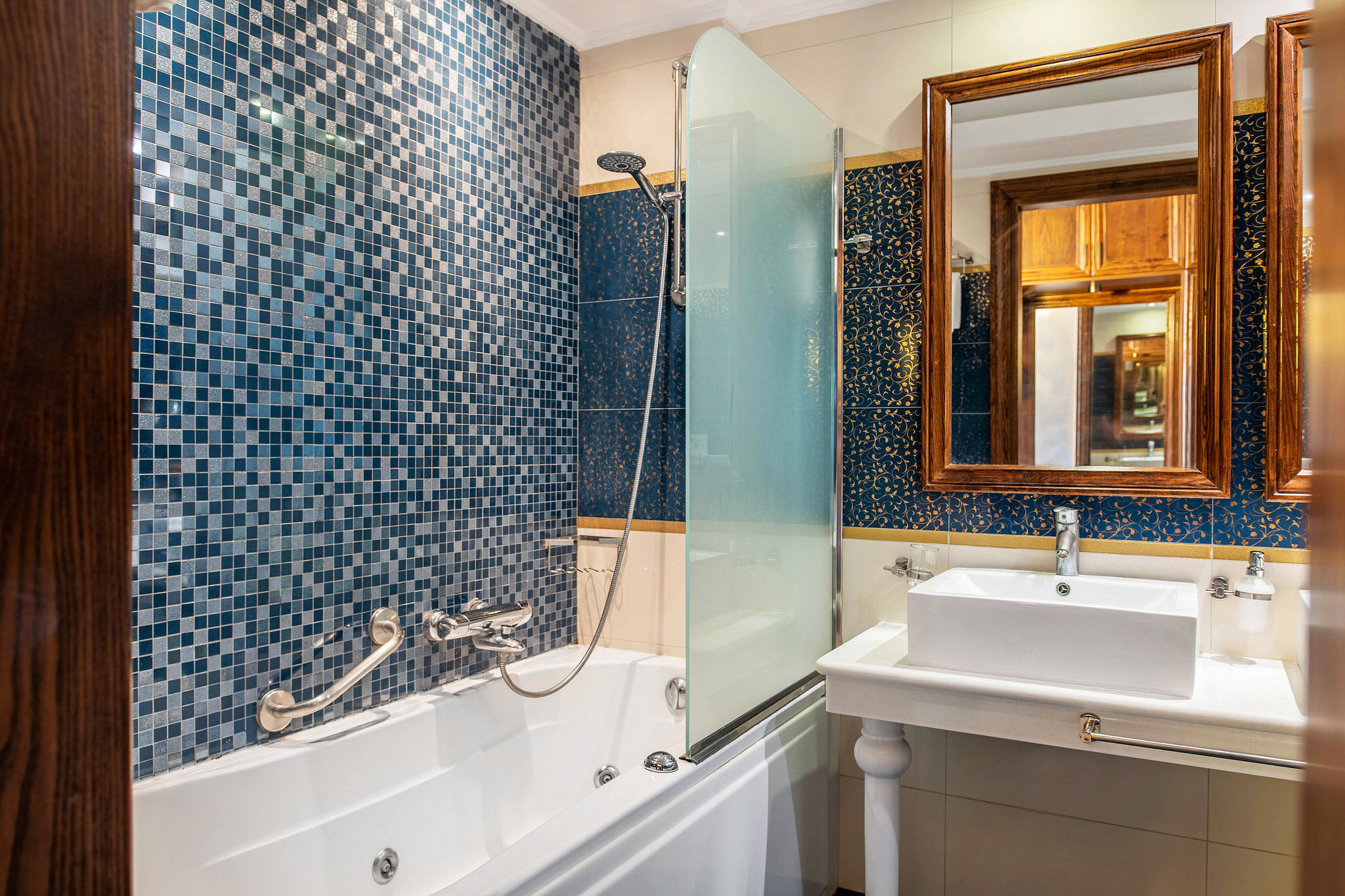 Junior Suite Pool View