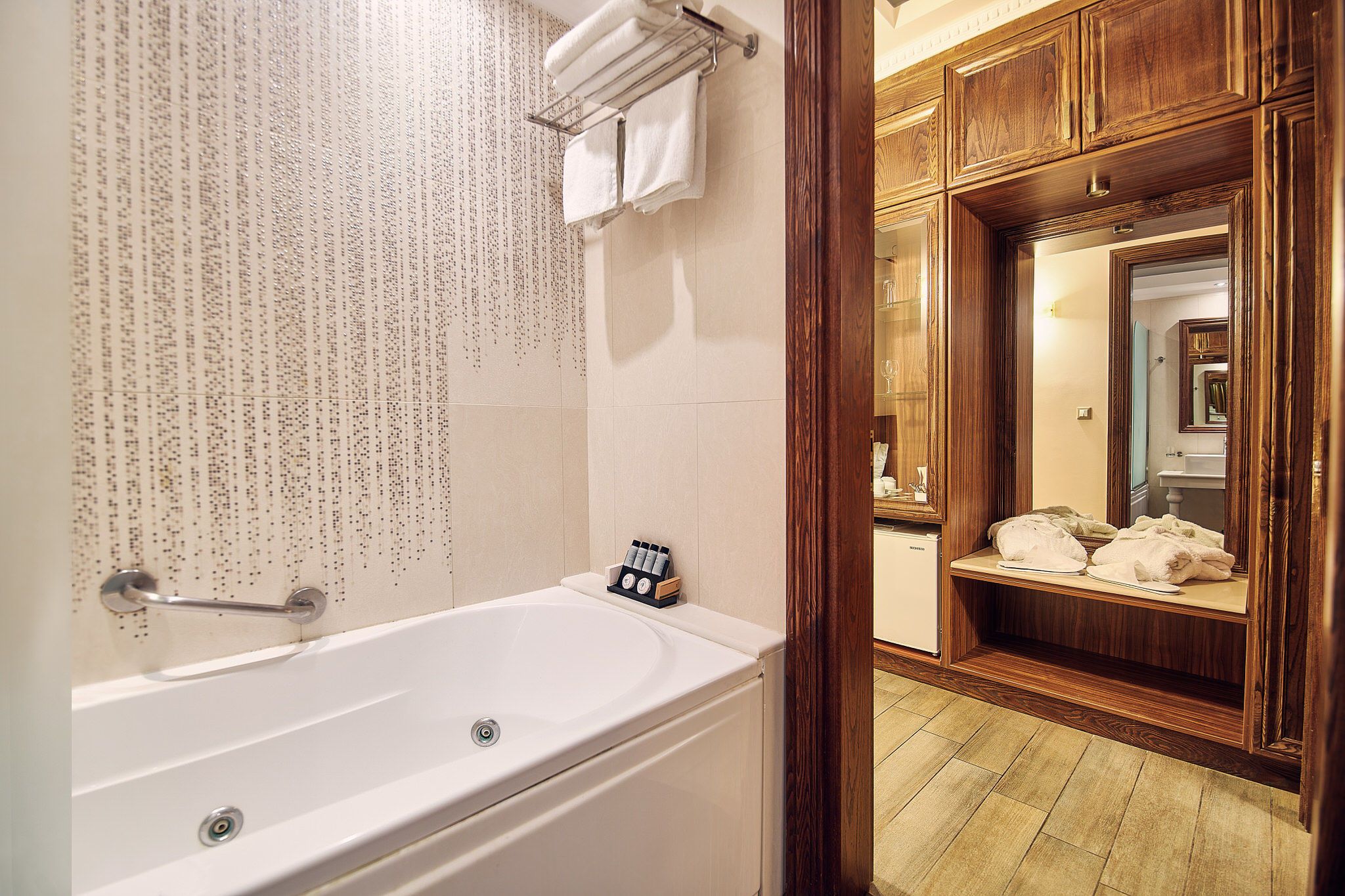 Junior Suite Pool View