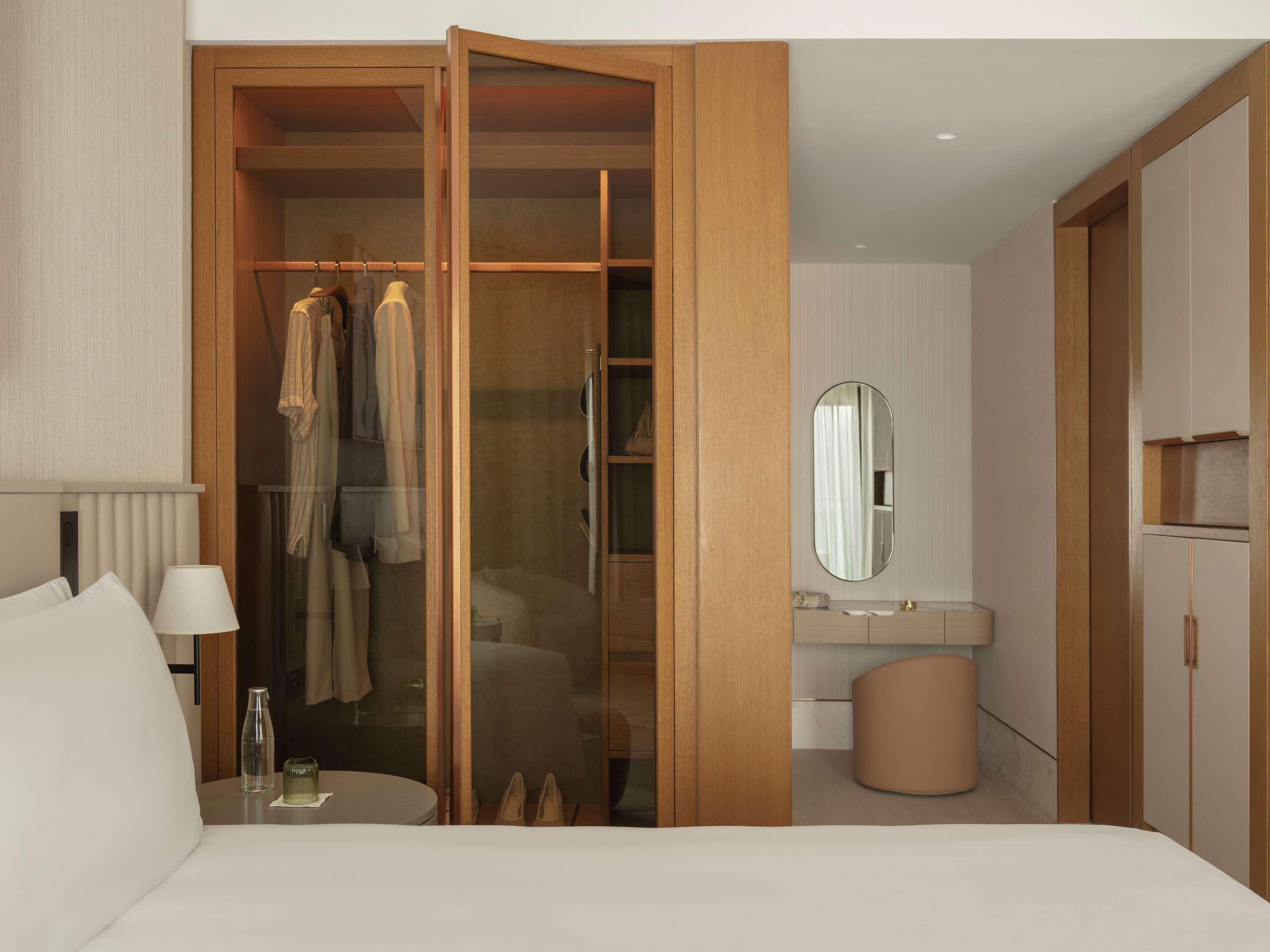 Suite Sea View King Bed