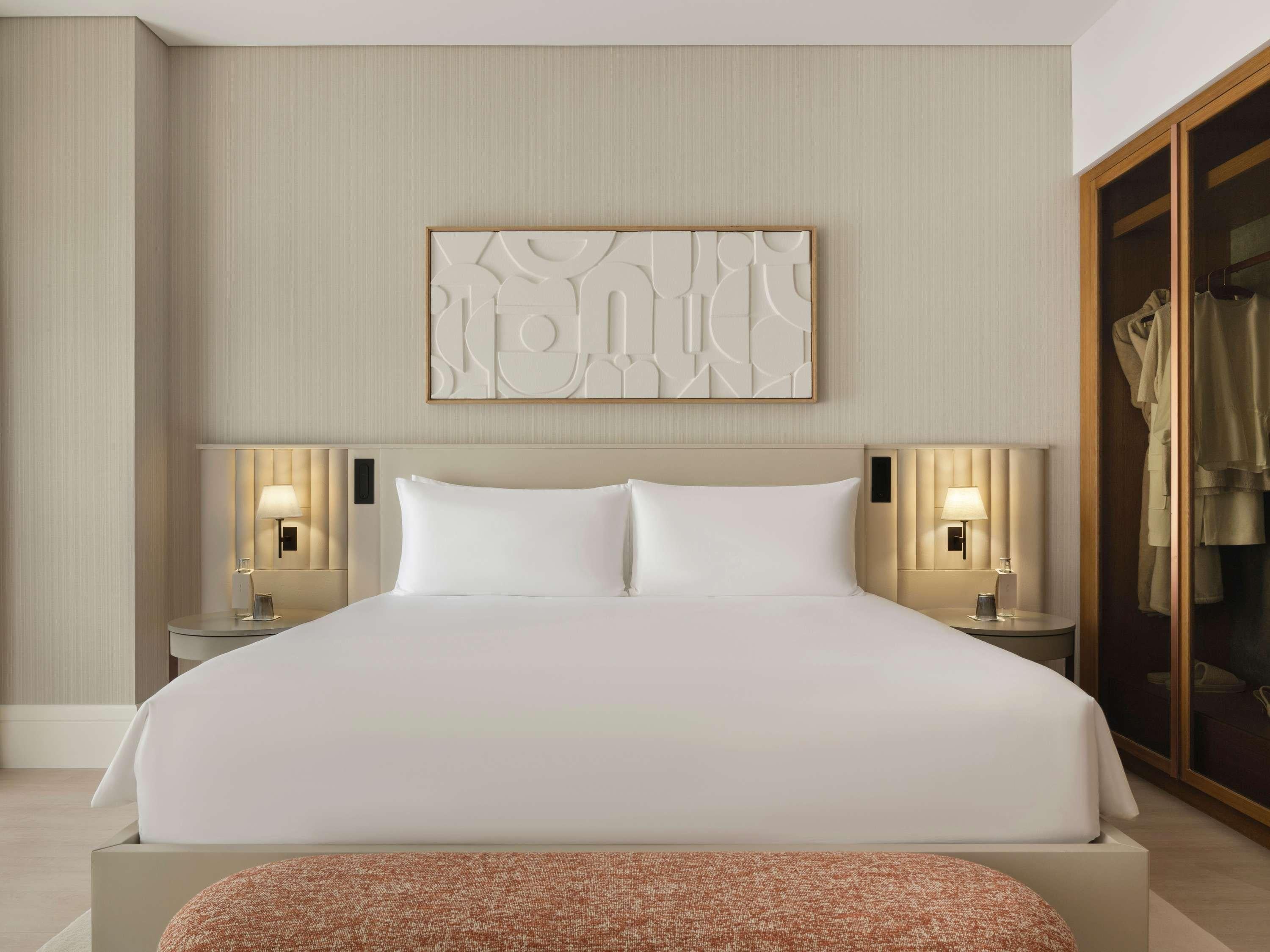 Suite Sea View King Bed