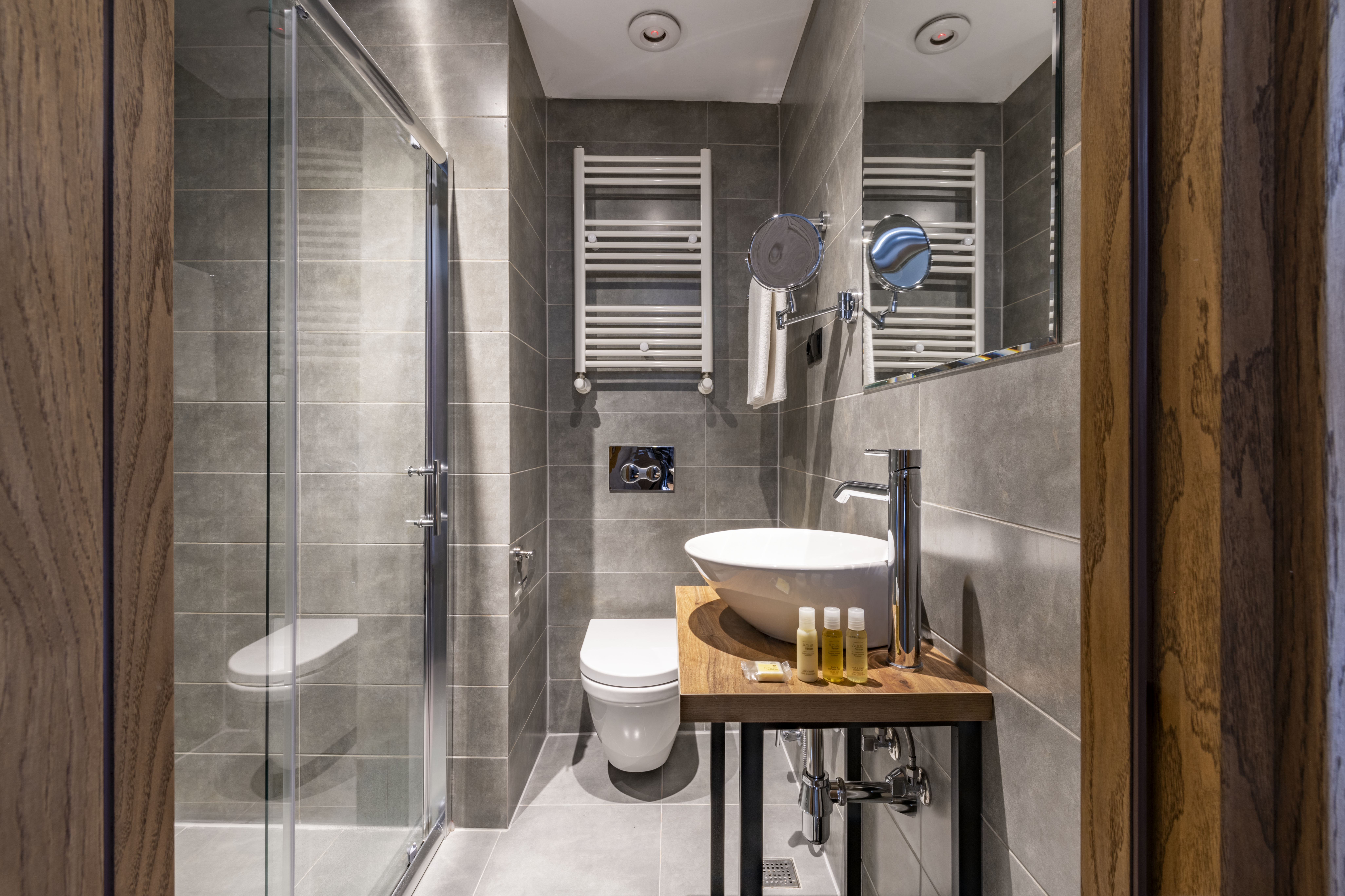 Double Queen Size Bed