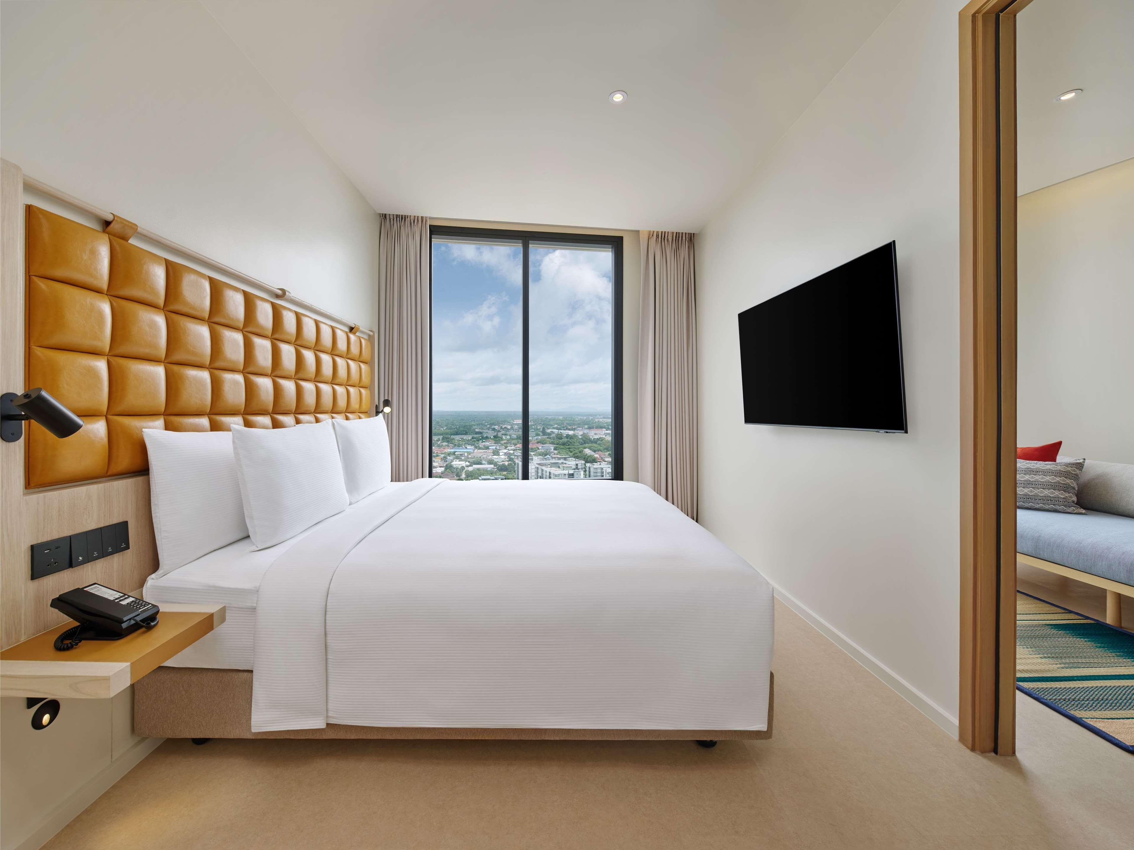 Suite Deluxe King Bed