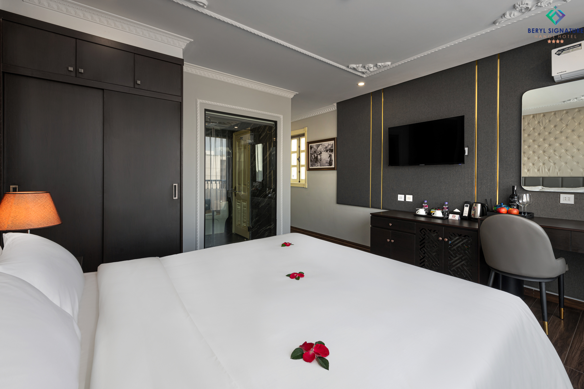 Junior Suite with Balcony