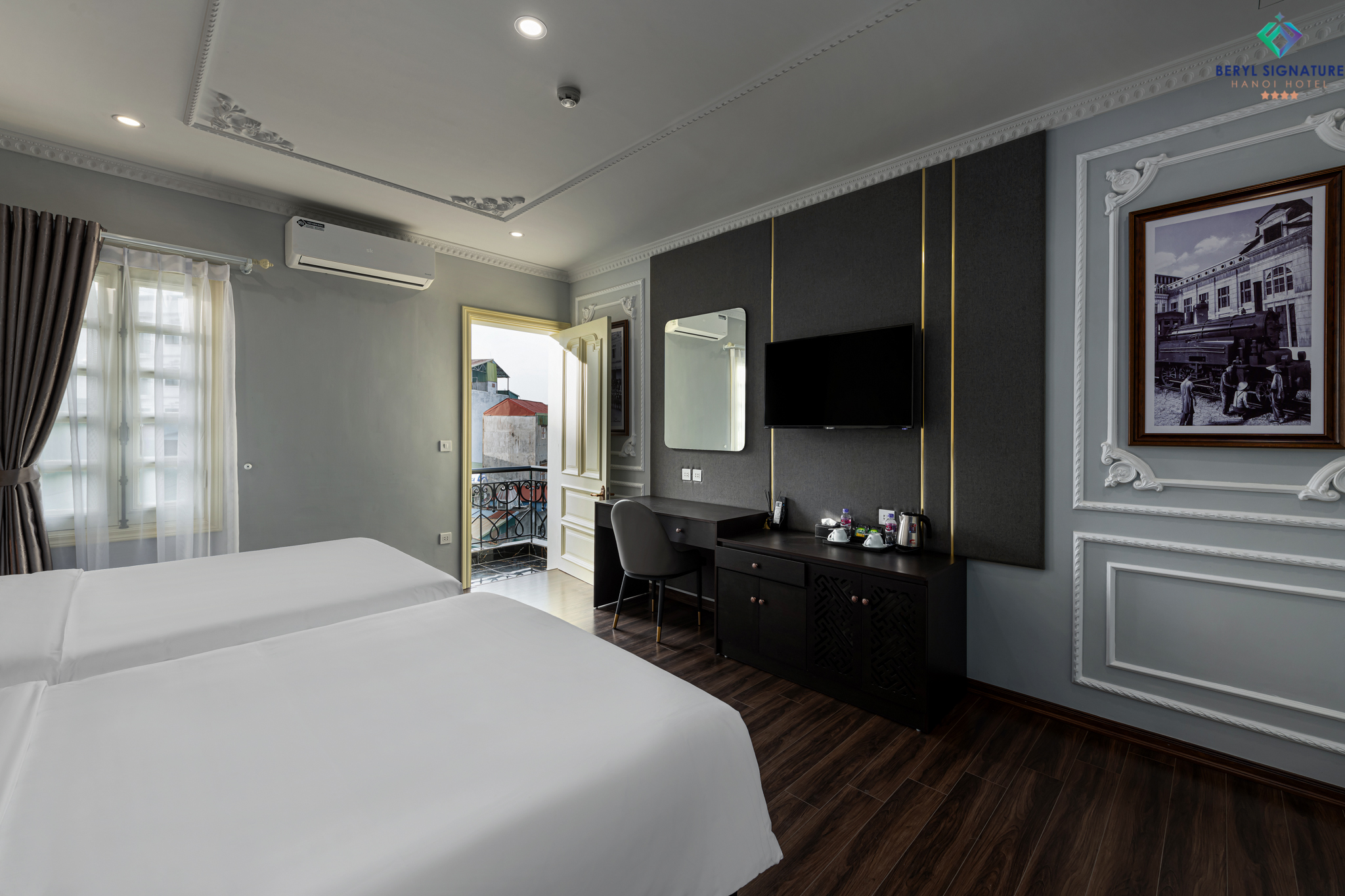 Quadruple with Balcony