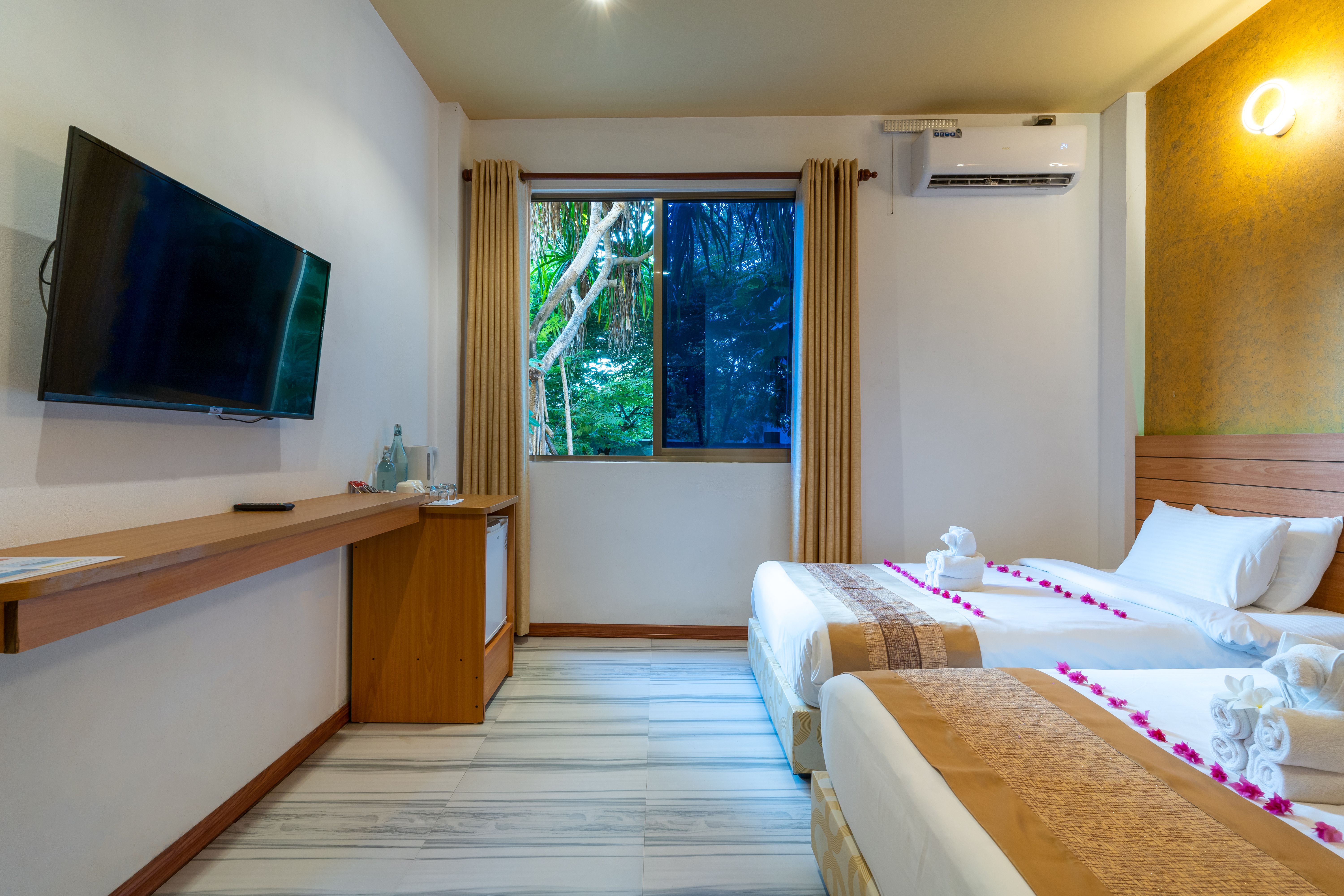 Double or Twin Deluxe