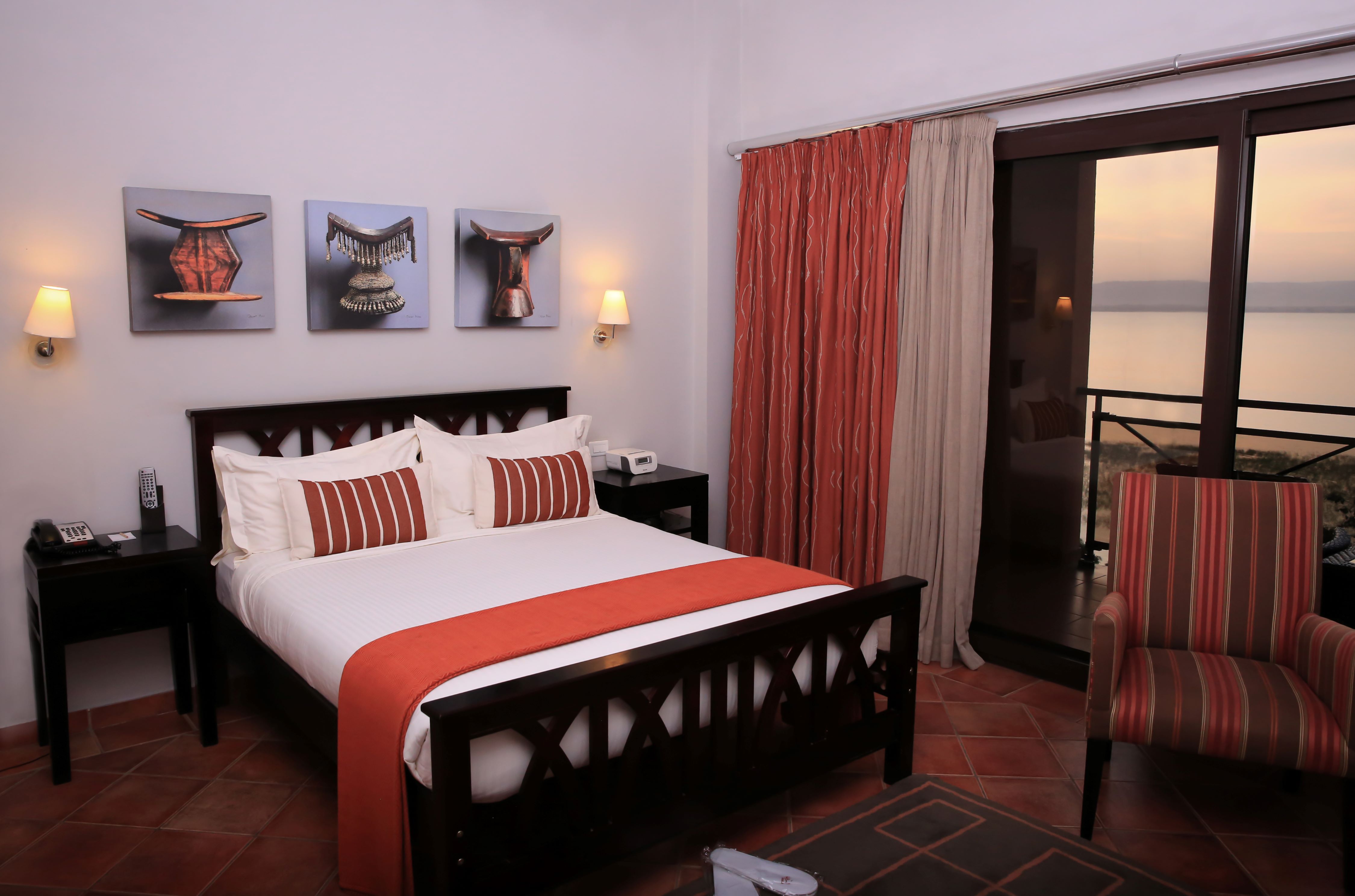 Single Queen Size Bed