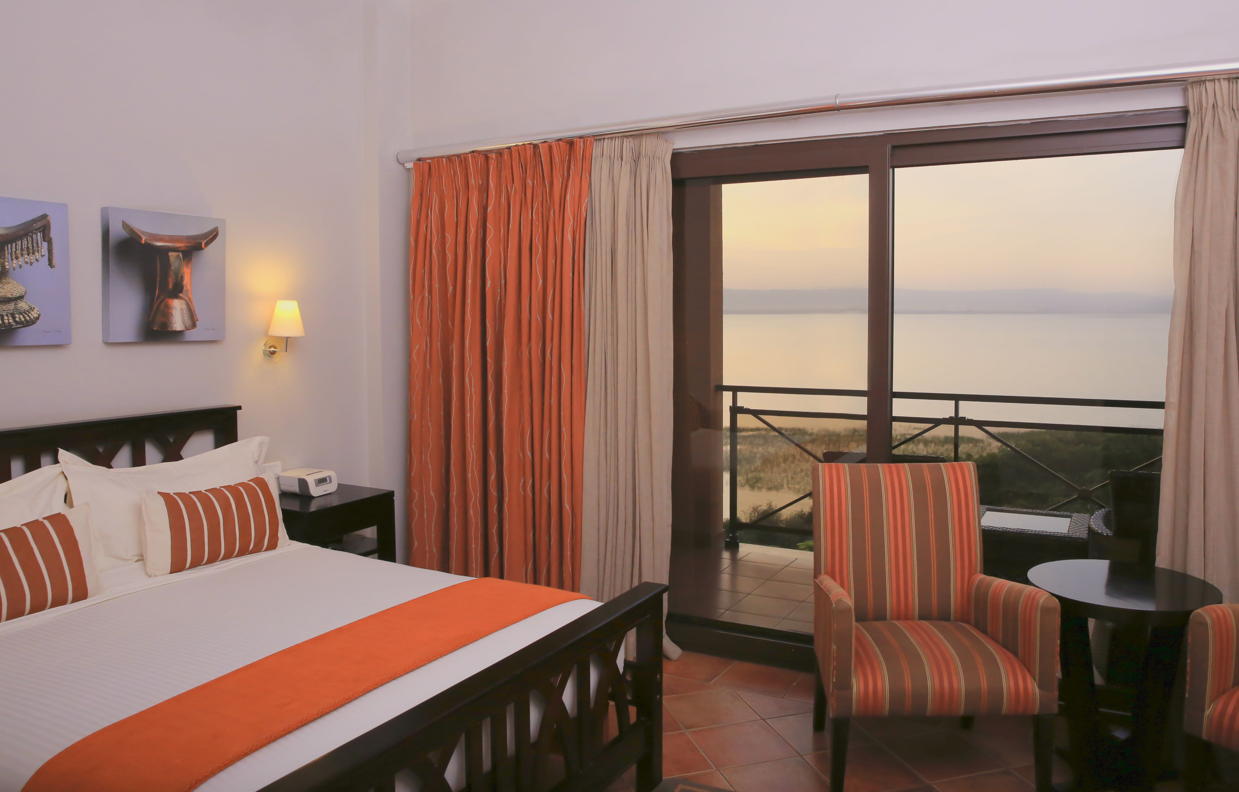 Single Queen Size Bed