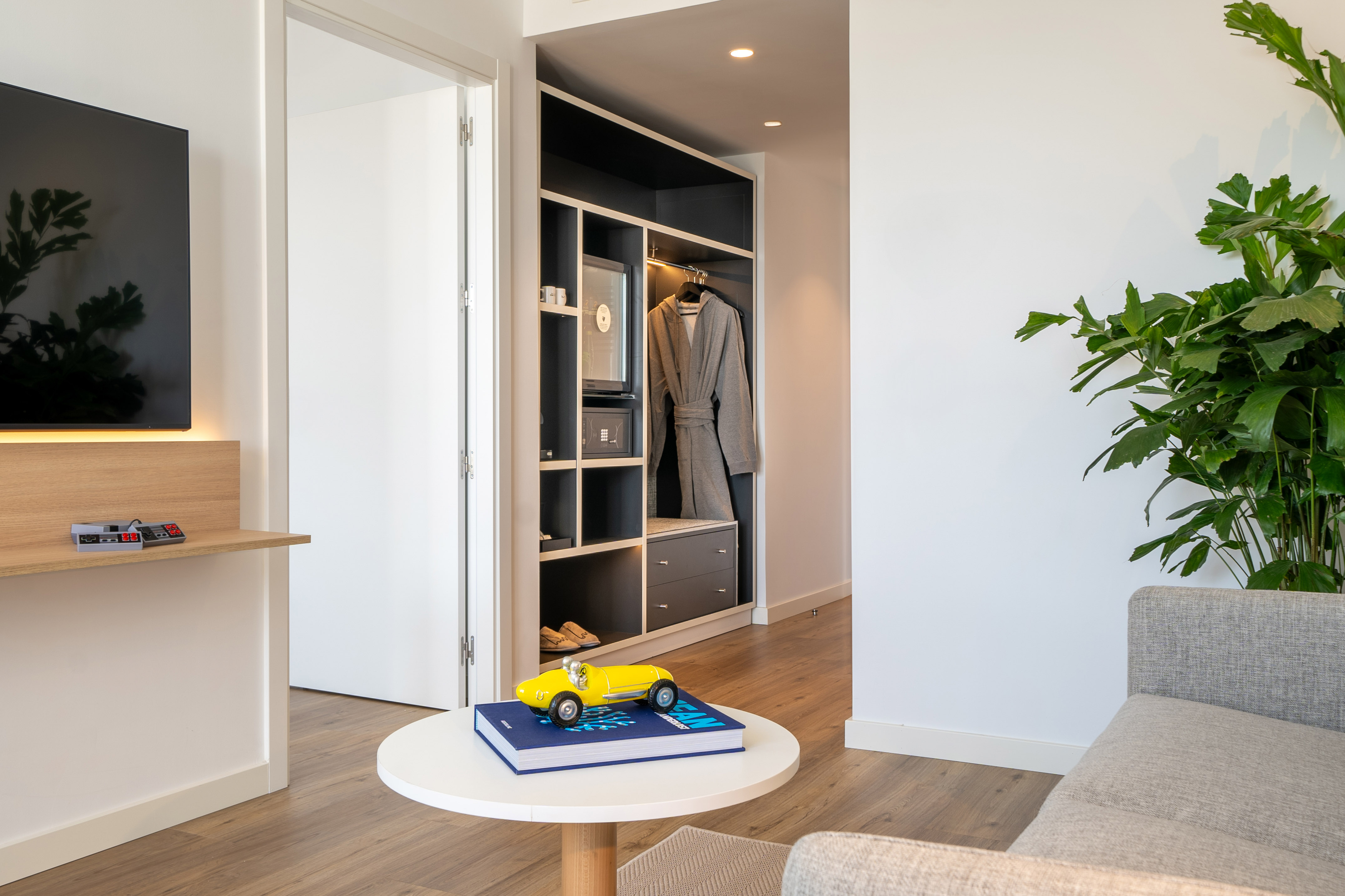 Double or Twin One Bedroom