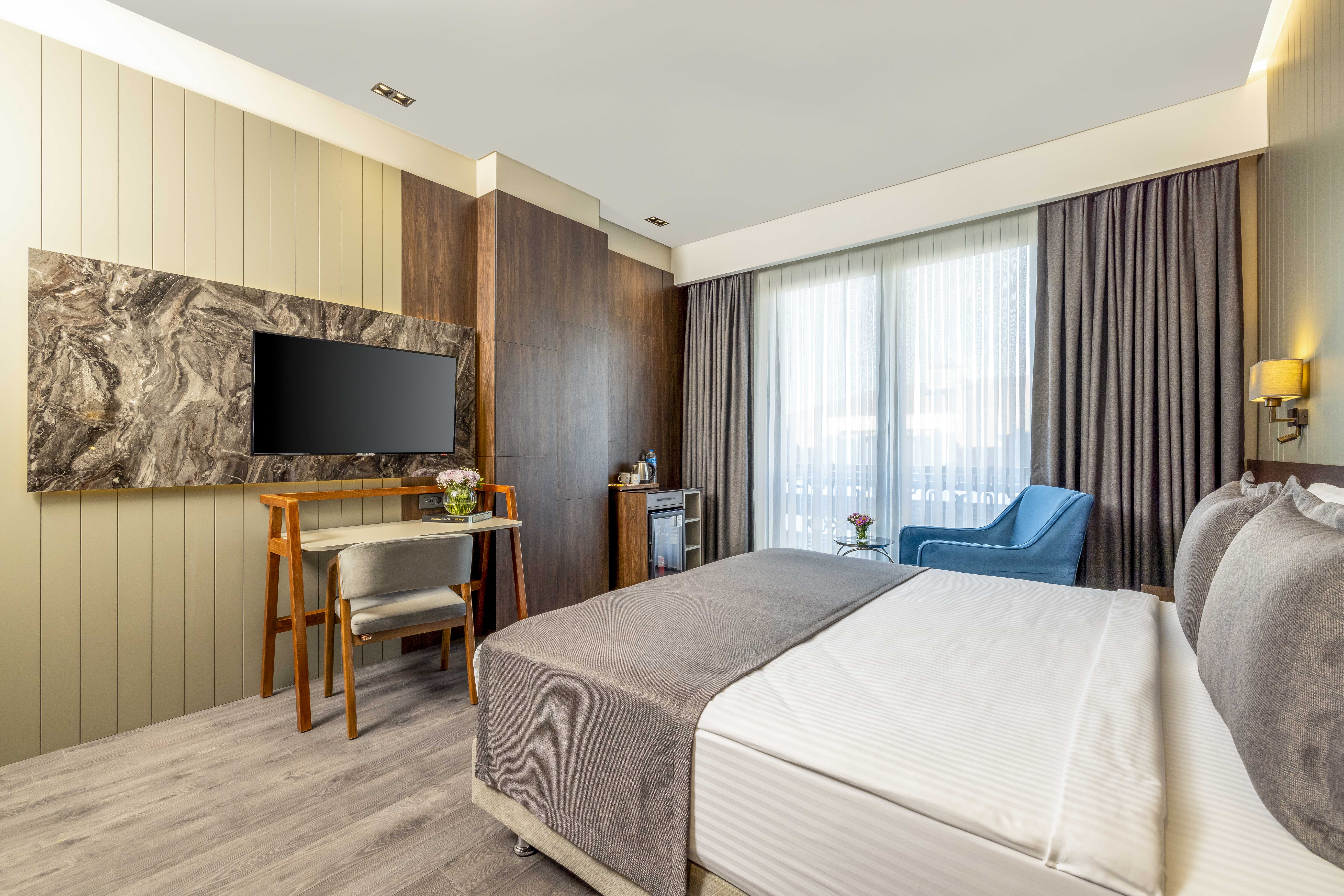 Double or Twin Lake View