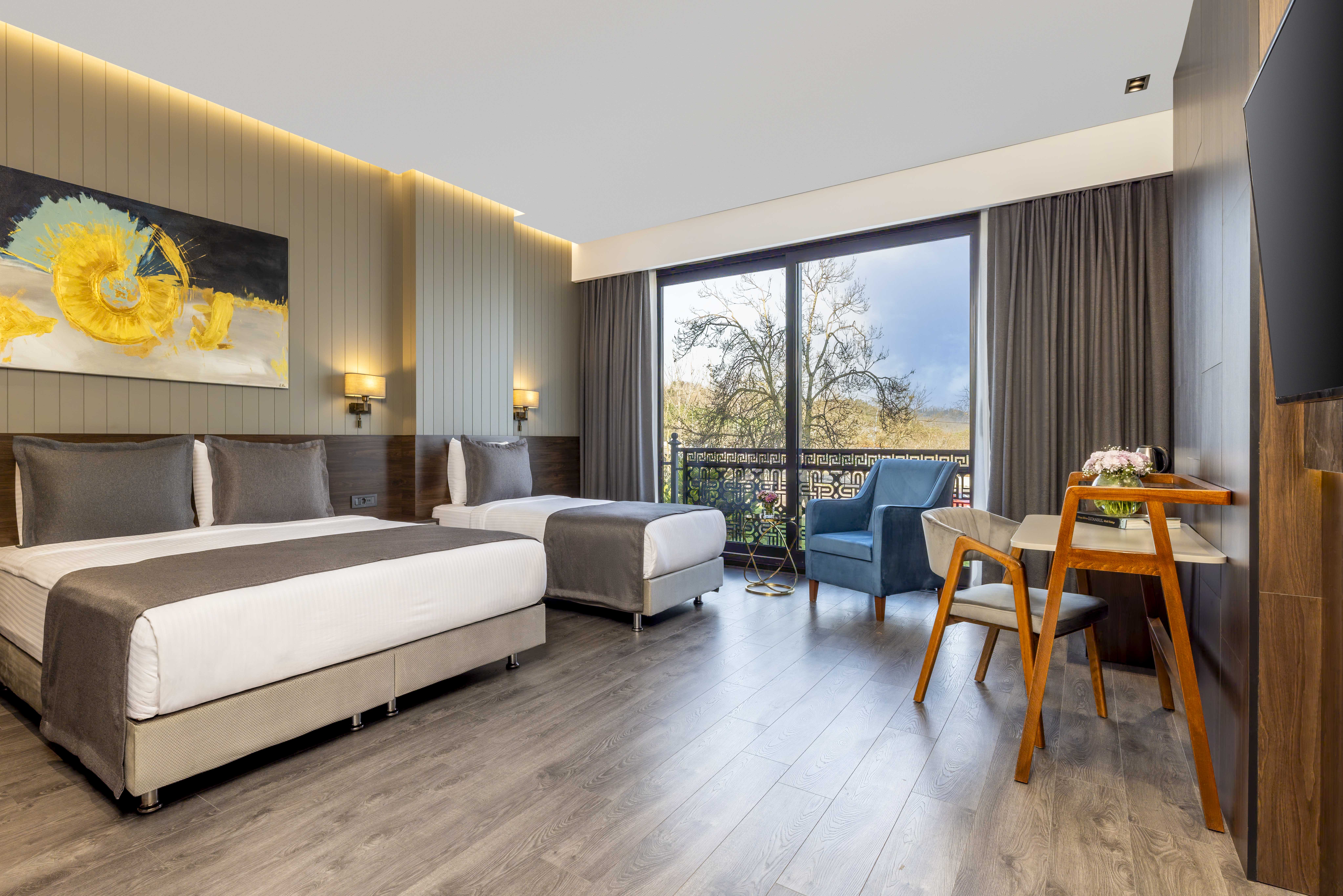 Family Room Lake View