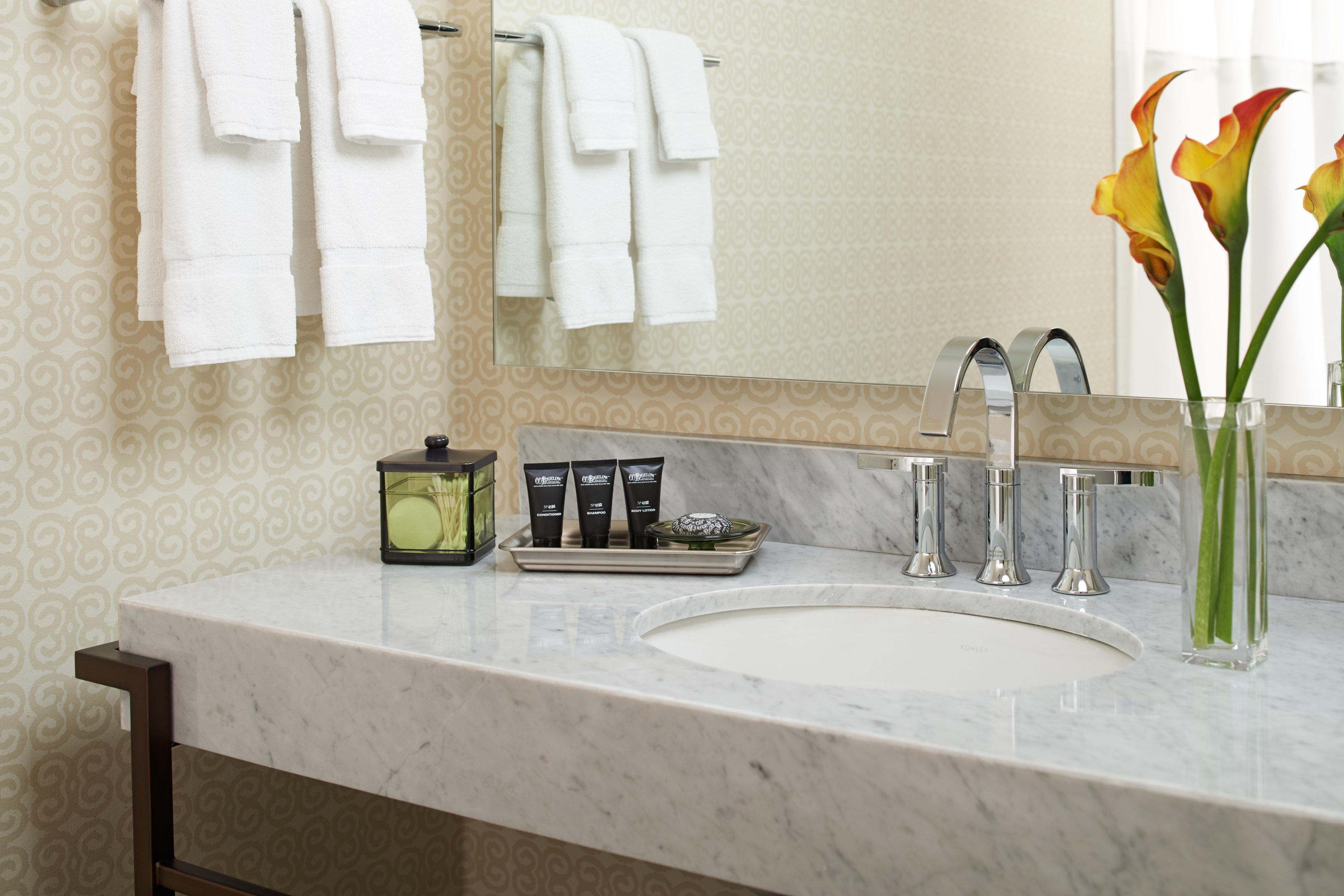 Studio Accessible King Size Bed