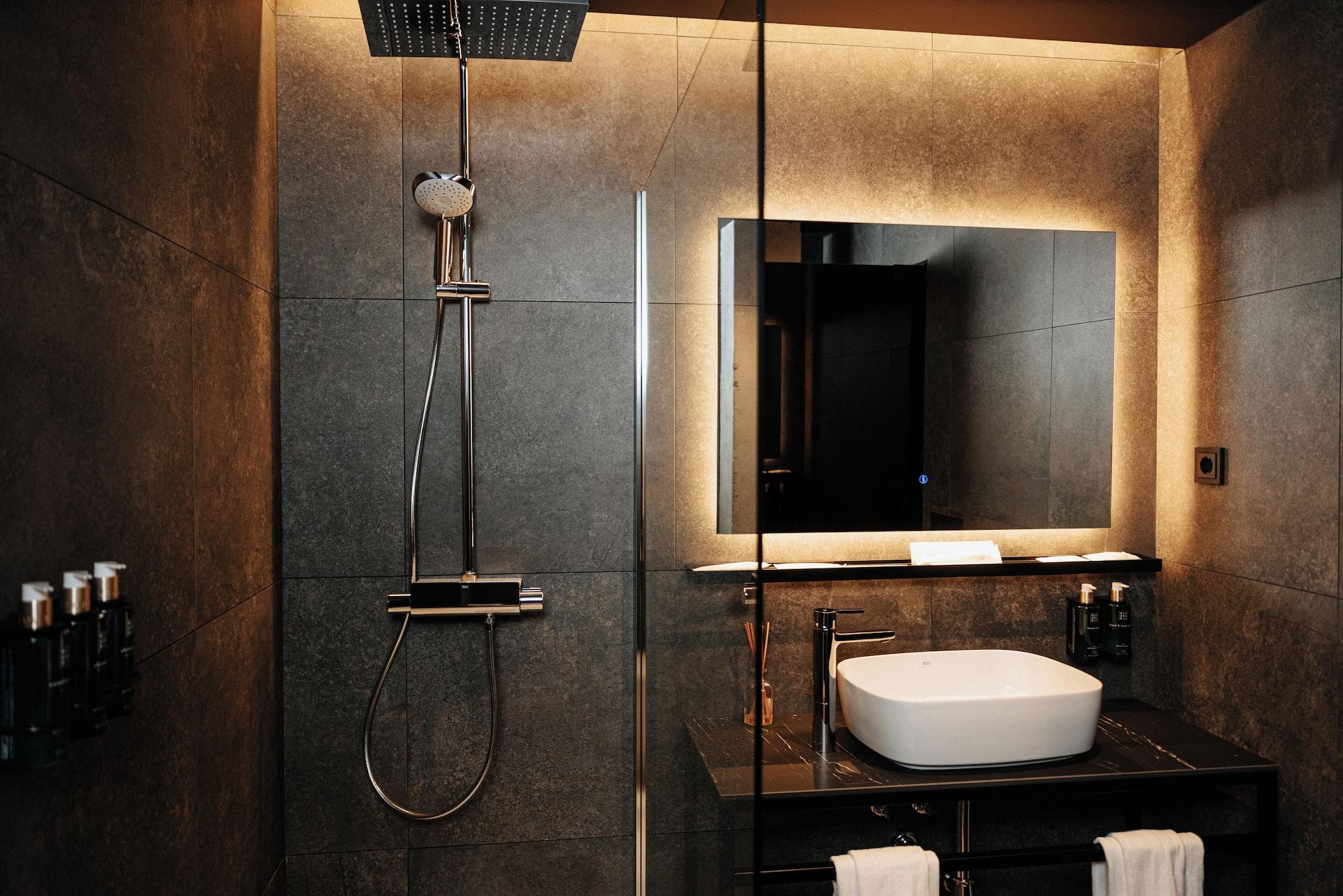 Double Superior King Bed