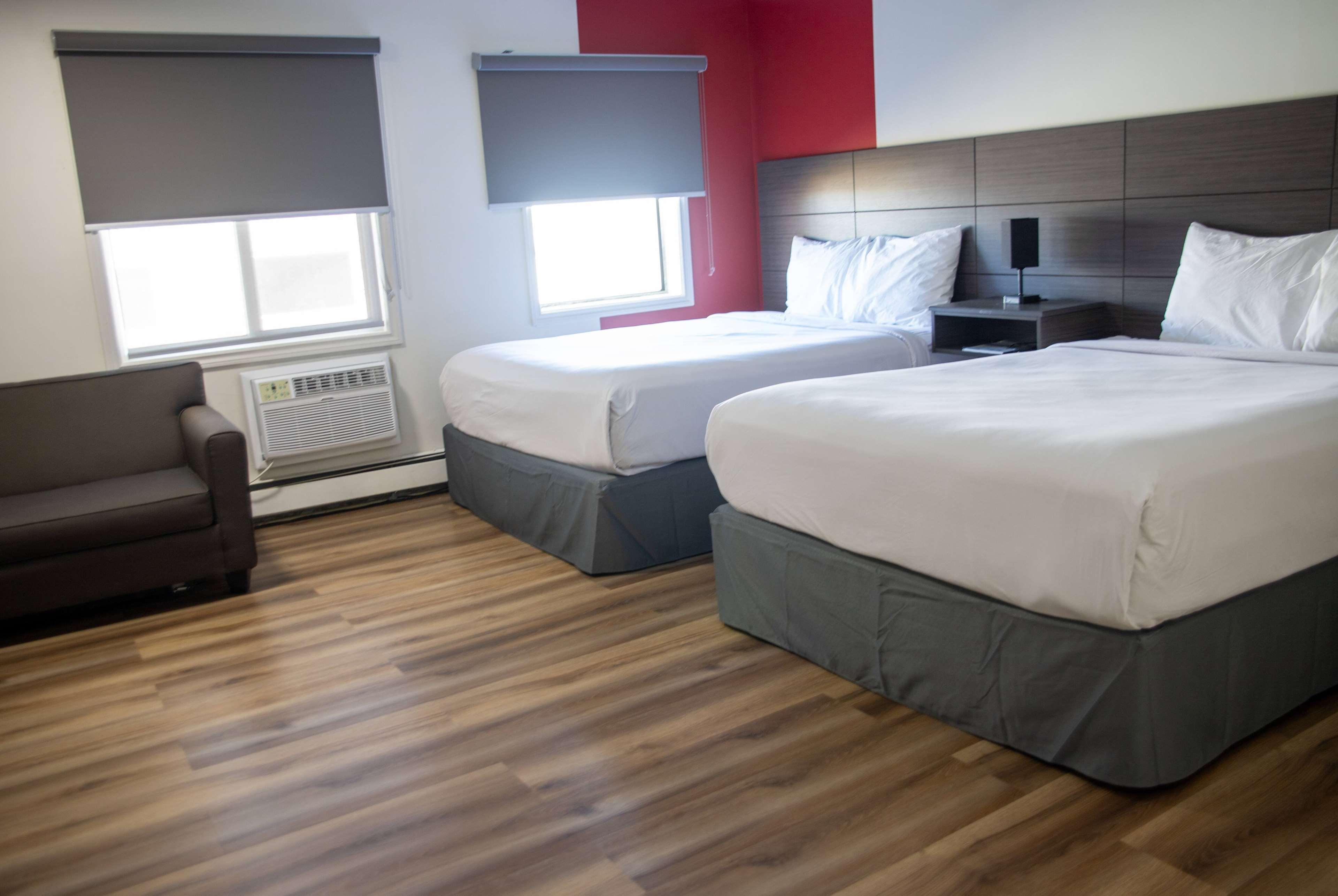 Suite Two Queen Beds