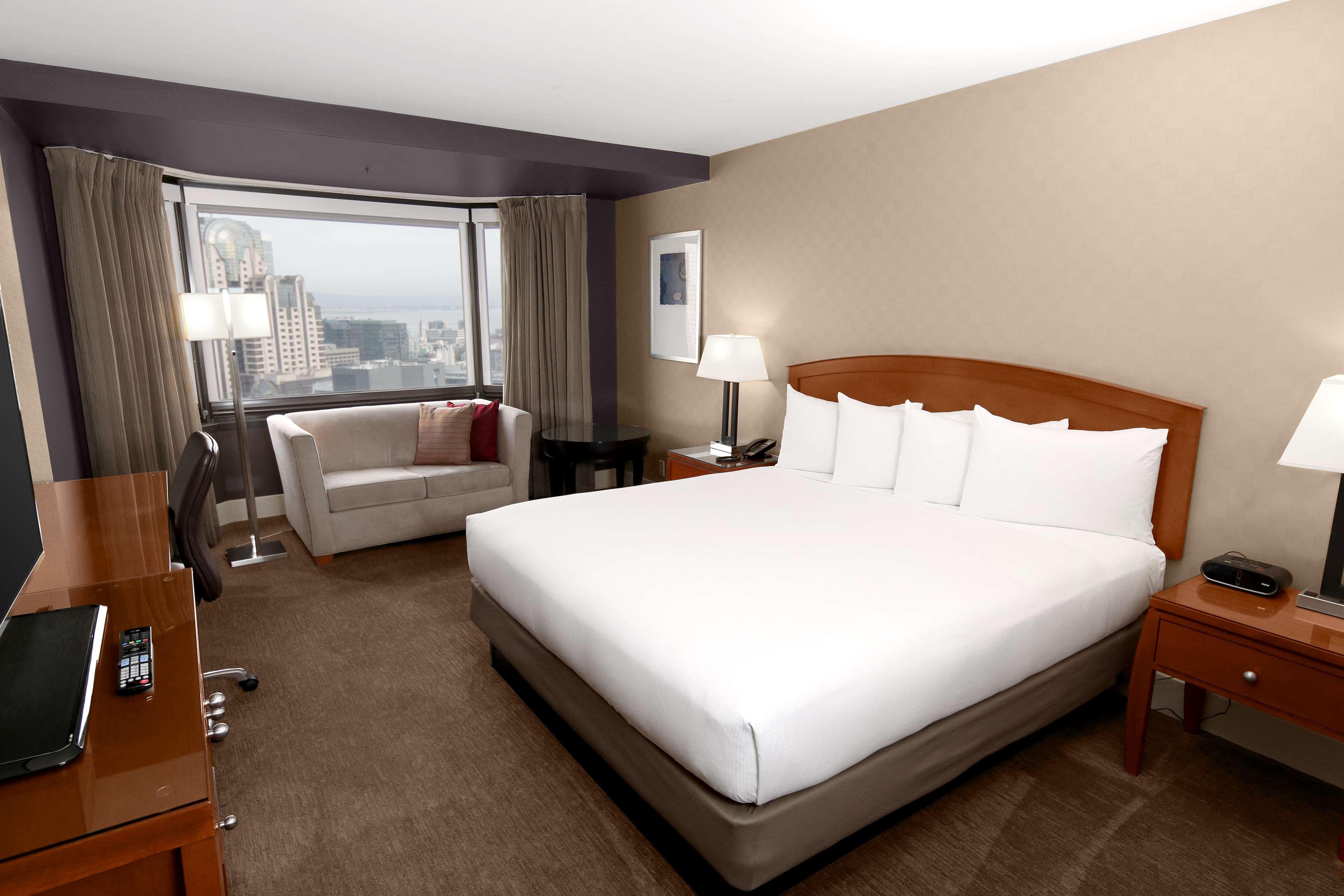 Room City View King Bed