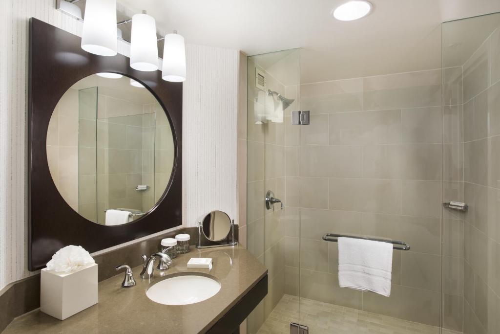 Junior Suite City View King Bed