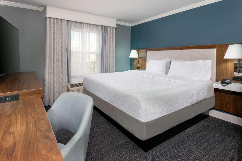 Double King Size Bed