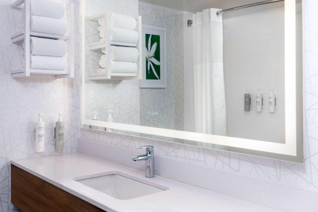 Double Accessible-two Queen Beds