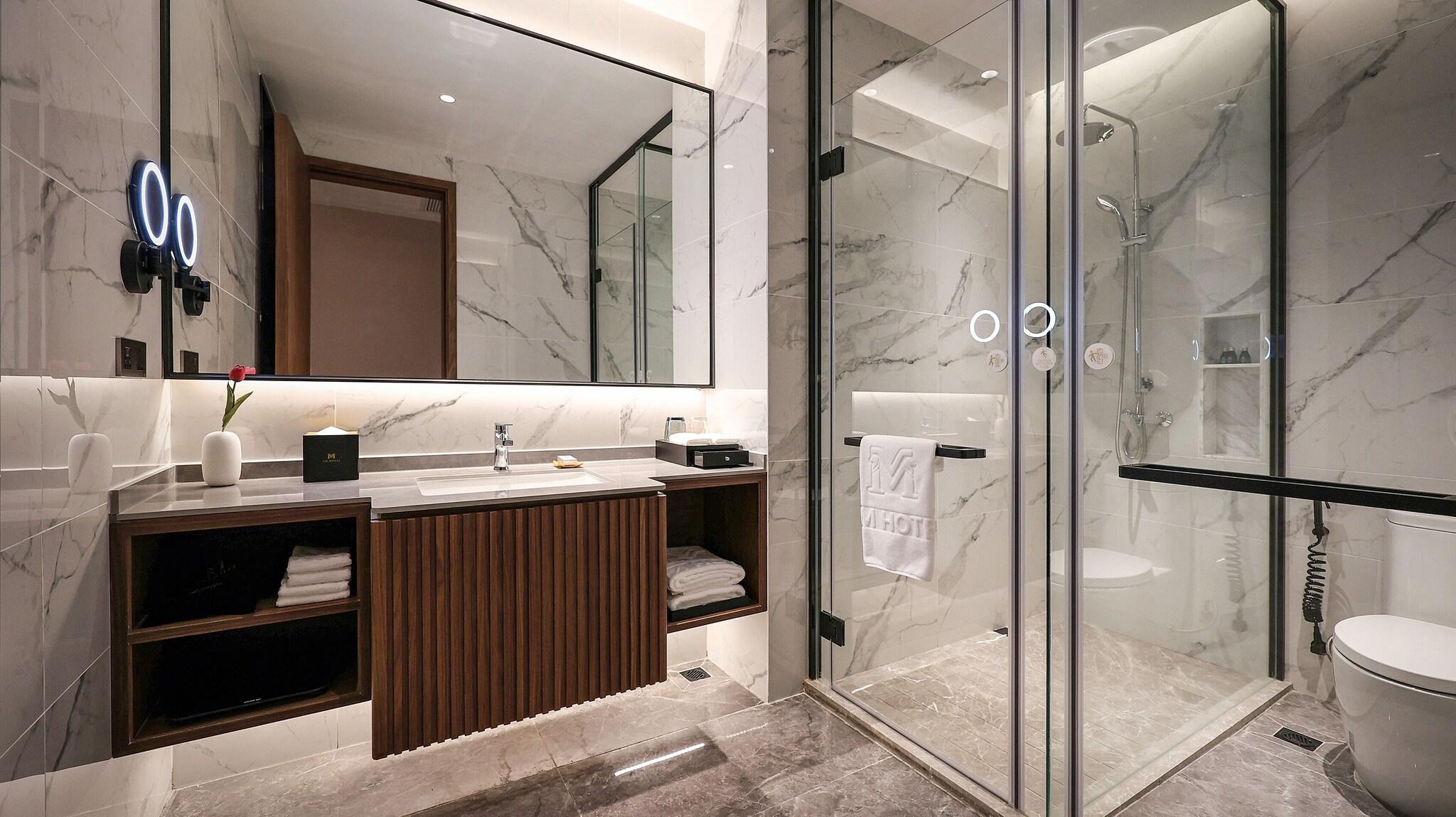 Junior Suite King Size Bed