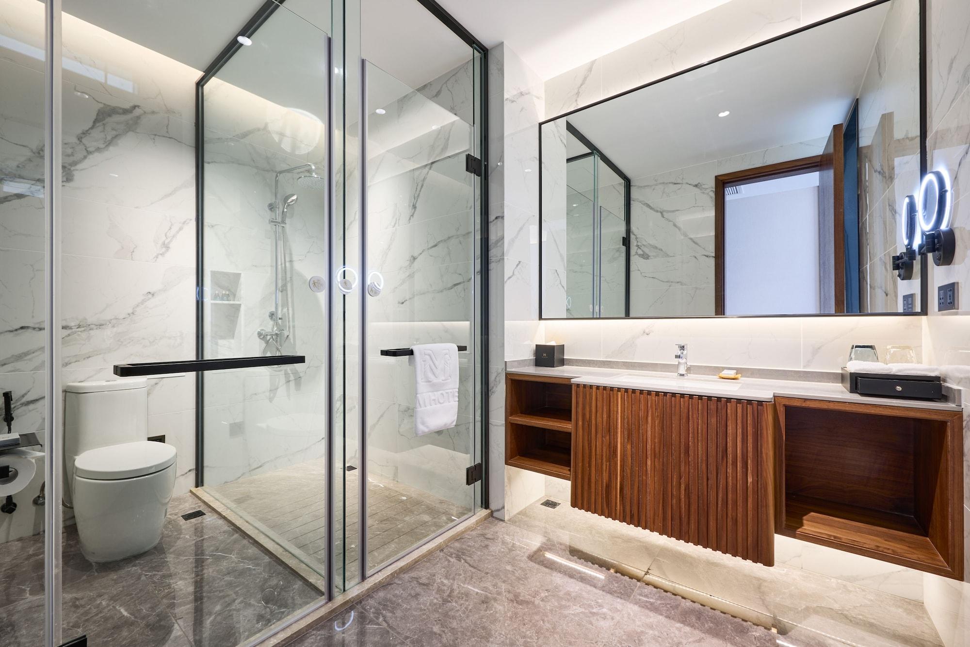 Double Deluxe King Bed